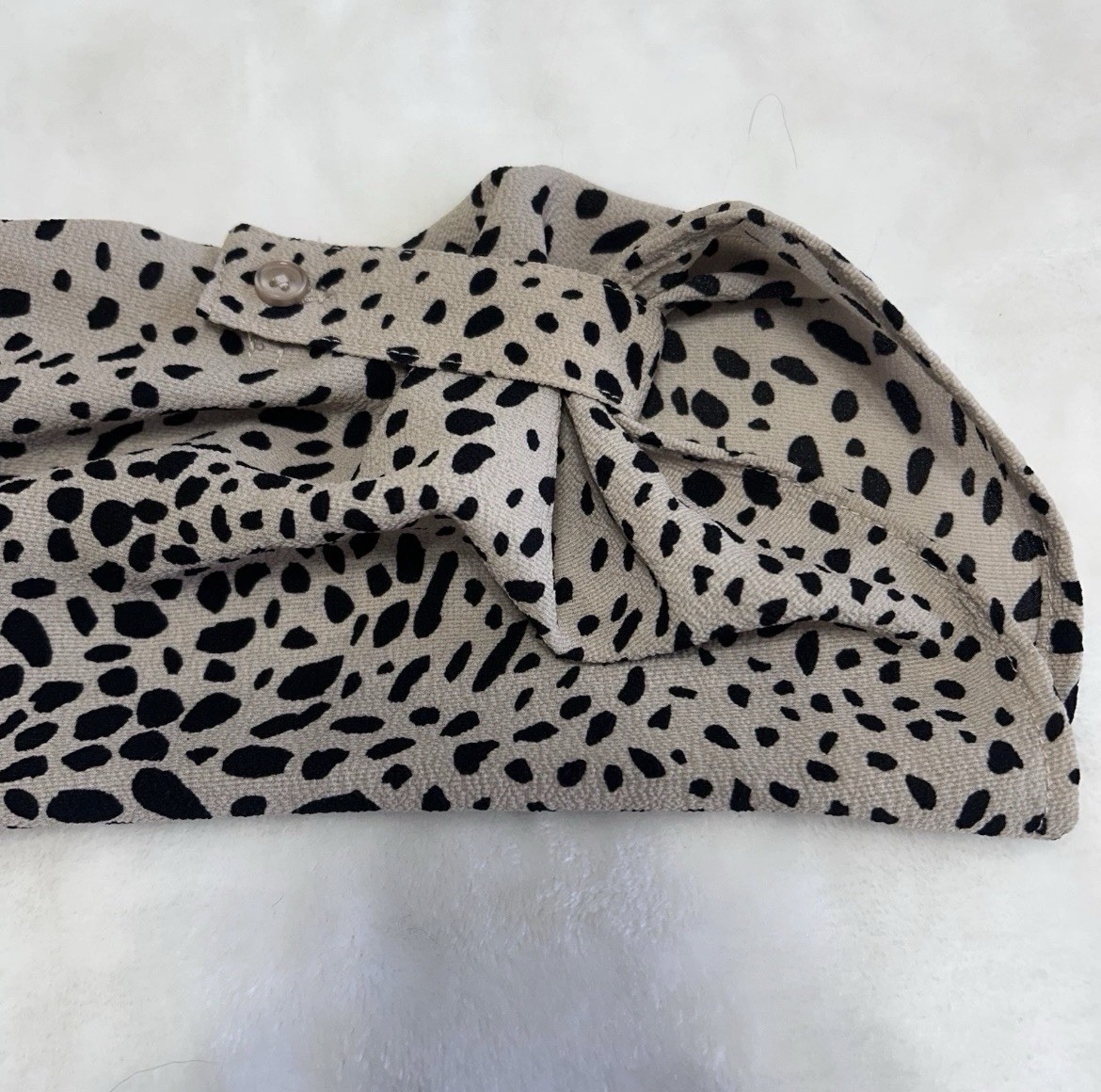 Hippie Rose Animal Print Blouse Womens M Beige Black Dalmatian Roll Tab Sleeve