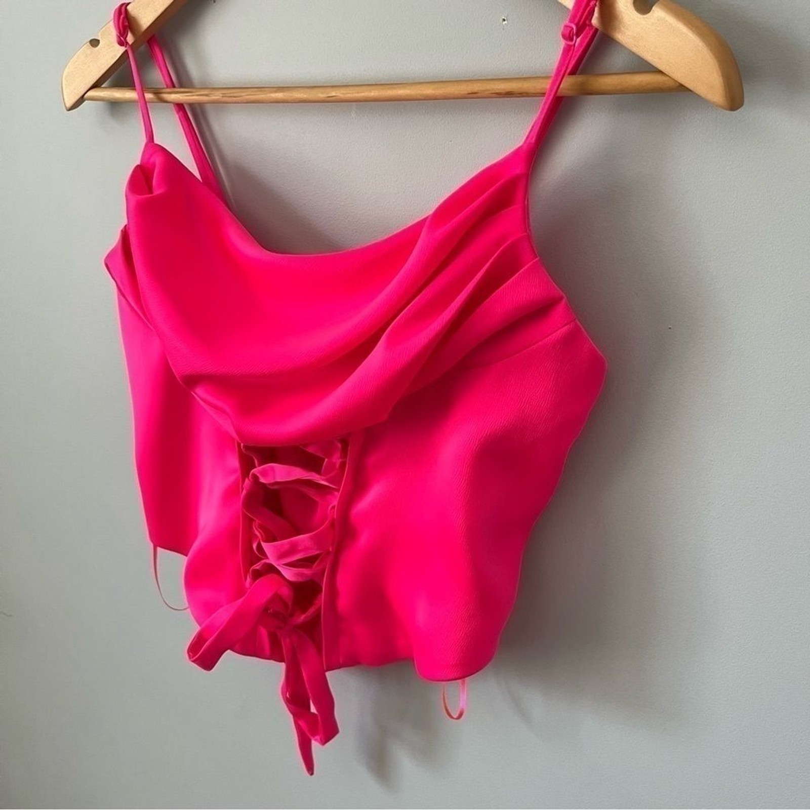 Urban Outfitters Silence + Noise Mimi Cowl Neck Barbie Pink Halter Top Sz M NWT