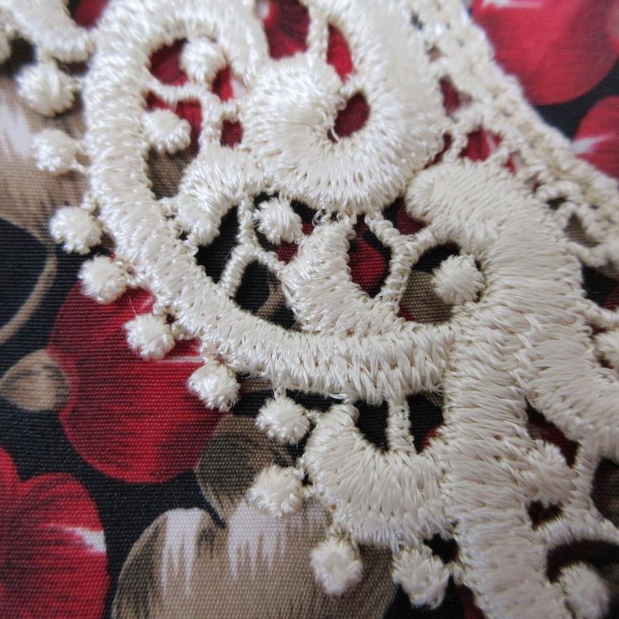 Vtg Leslie Fay Blouse Womens 12 Red Floral Lace Collar Button Front Long Sleeve