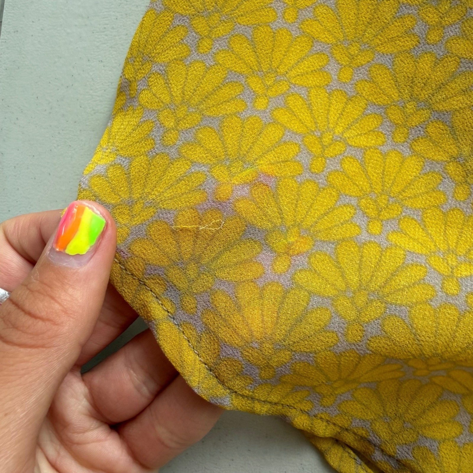 Cabi Womens M Yellow Blue Gray Mix Floral Button Sleeveless Offsides Blouse 5221