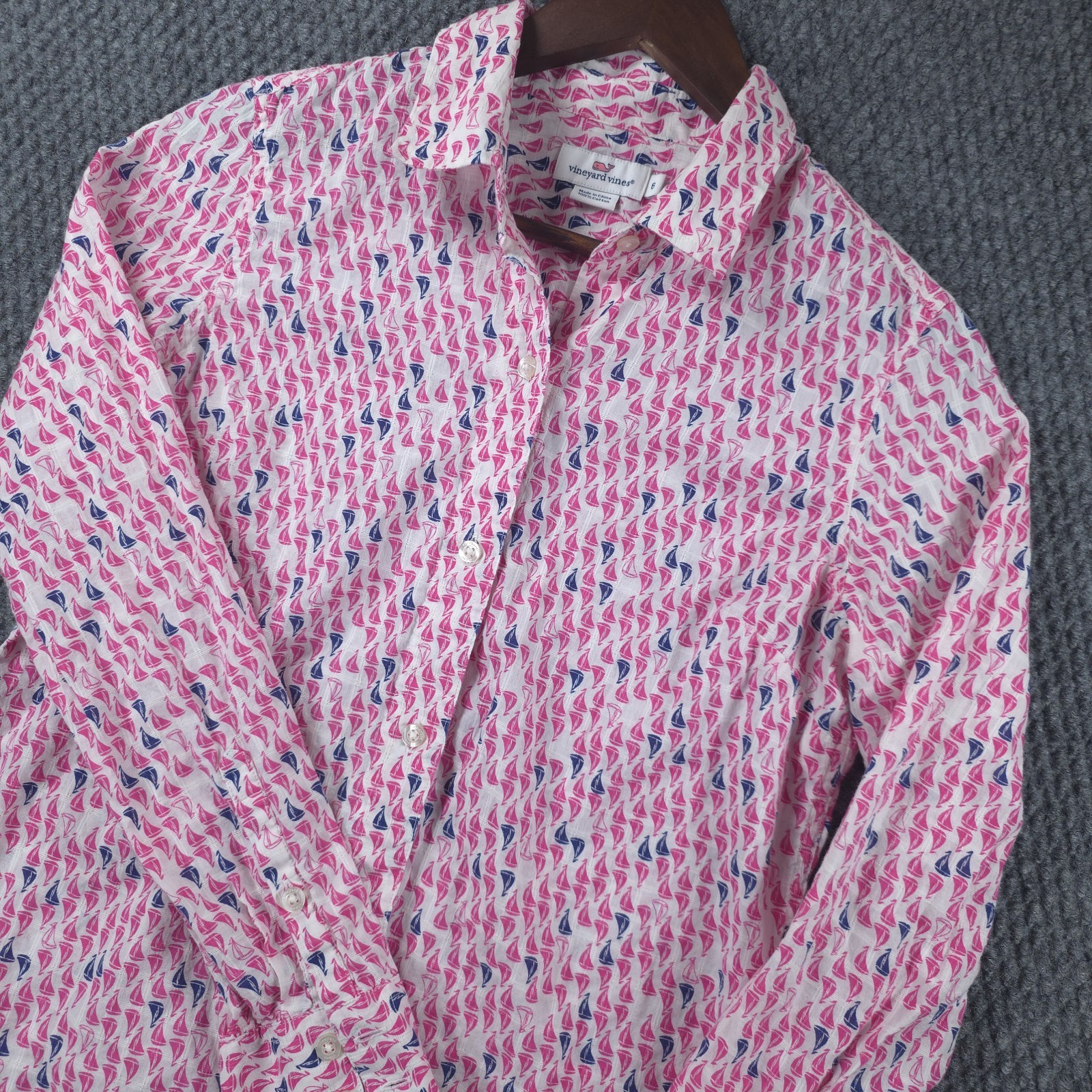 Vineyard Vines Button Front Shirt Womens Size 6 Pink Navy Sailboat Print Coastal