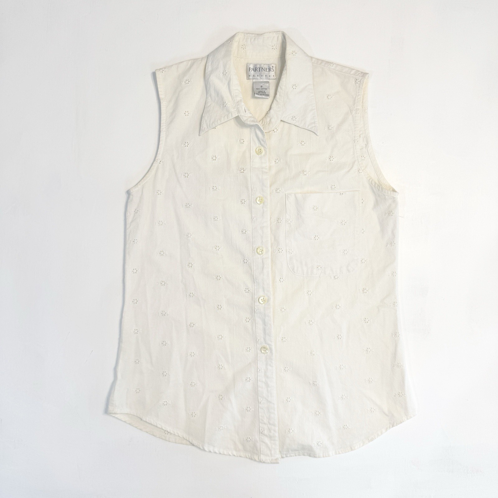 Partners Mervyn’s Women’s Eyelet Sleeveless Button Front Blouse White Small