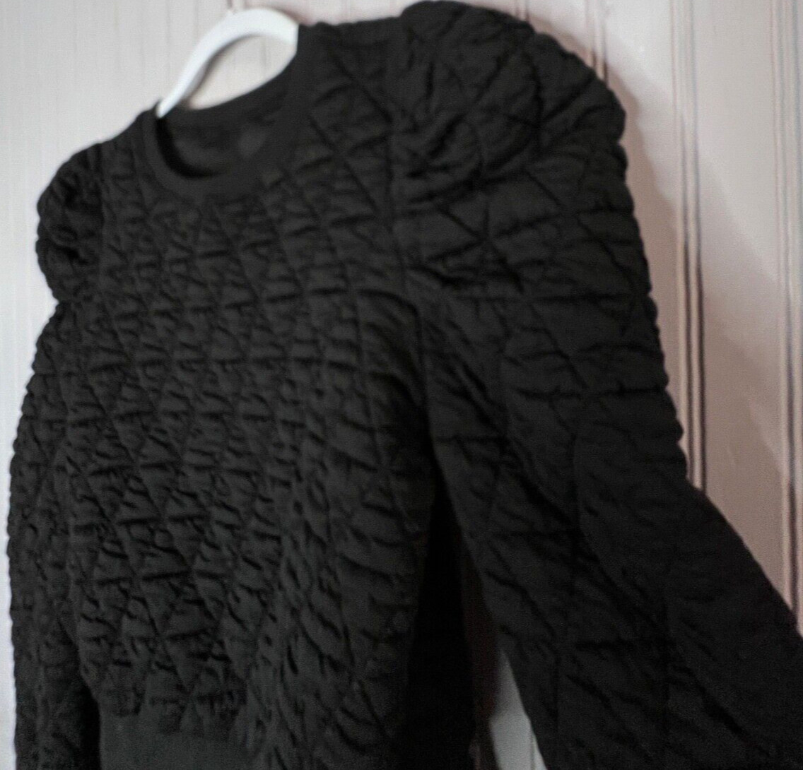 Boutique Womens SET TOP & SKORT M Black Quilted Pullover Matching Skort NEW
