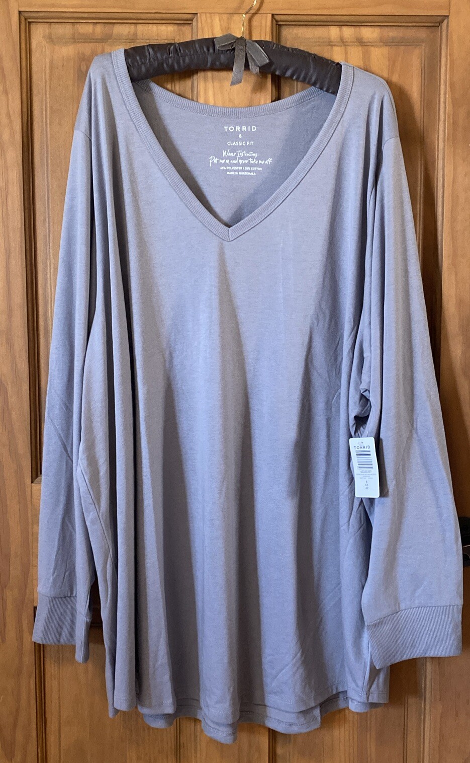 TORRID LONG SLEEVE TEE SHIRT V Neck TOP SWEATSHIRT 6 6X 6XL 30 NEW