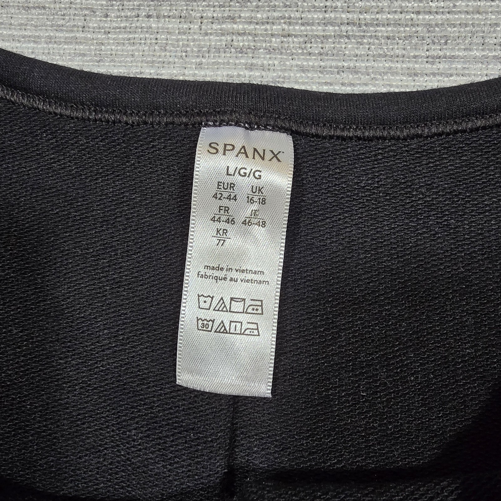 Spanx PLT Perfect Length Dolman 3/4 Sleeve Sweatshirt Top Womens L Black 50171R