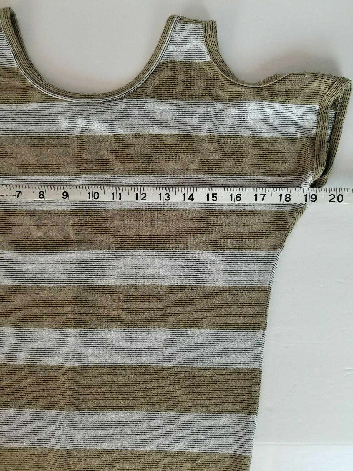 Mercer & Madison T-Shirt Small Tan White Rayon Soft Cold Shoulder Short Slv EUC