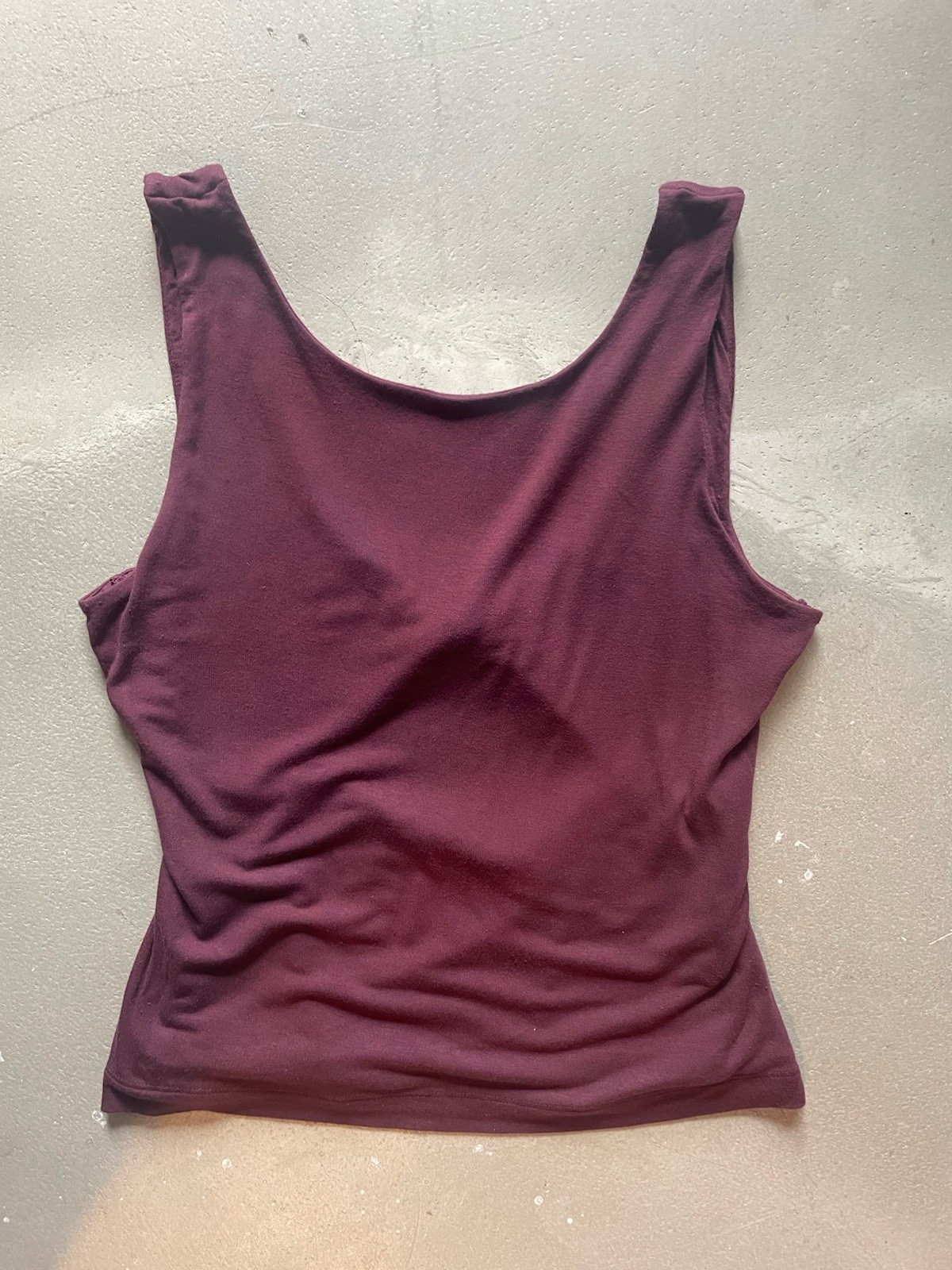Banana Republic Tank Top XS Burgundy Open Back Stretch Cropped Lined Workout Top