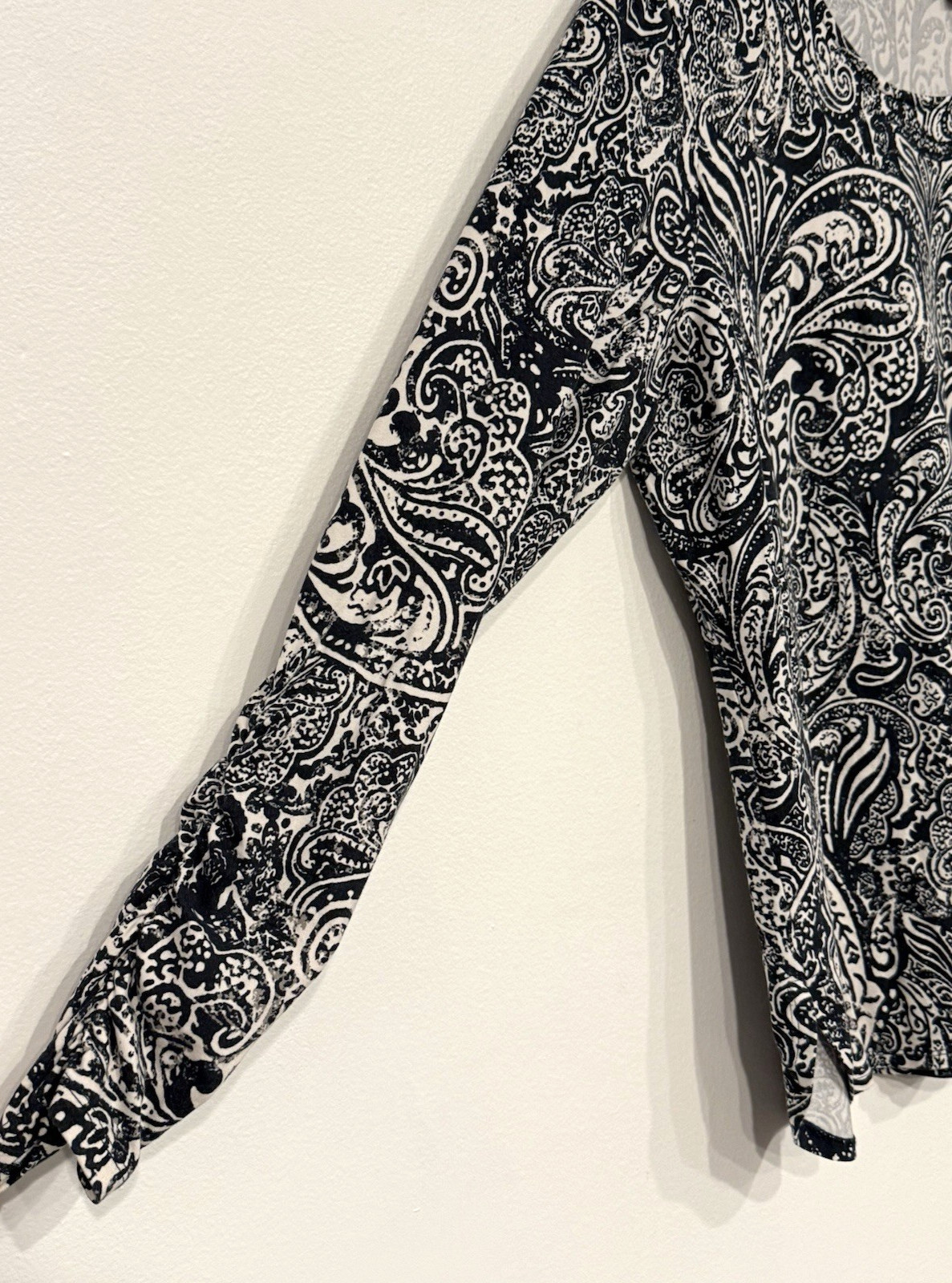 Susan Graver Women’s Shirt Large White Black Rustic Paisley Ruched Sleeve Jersey