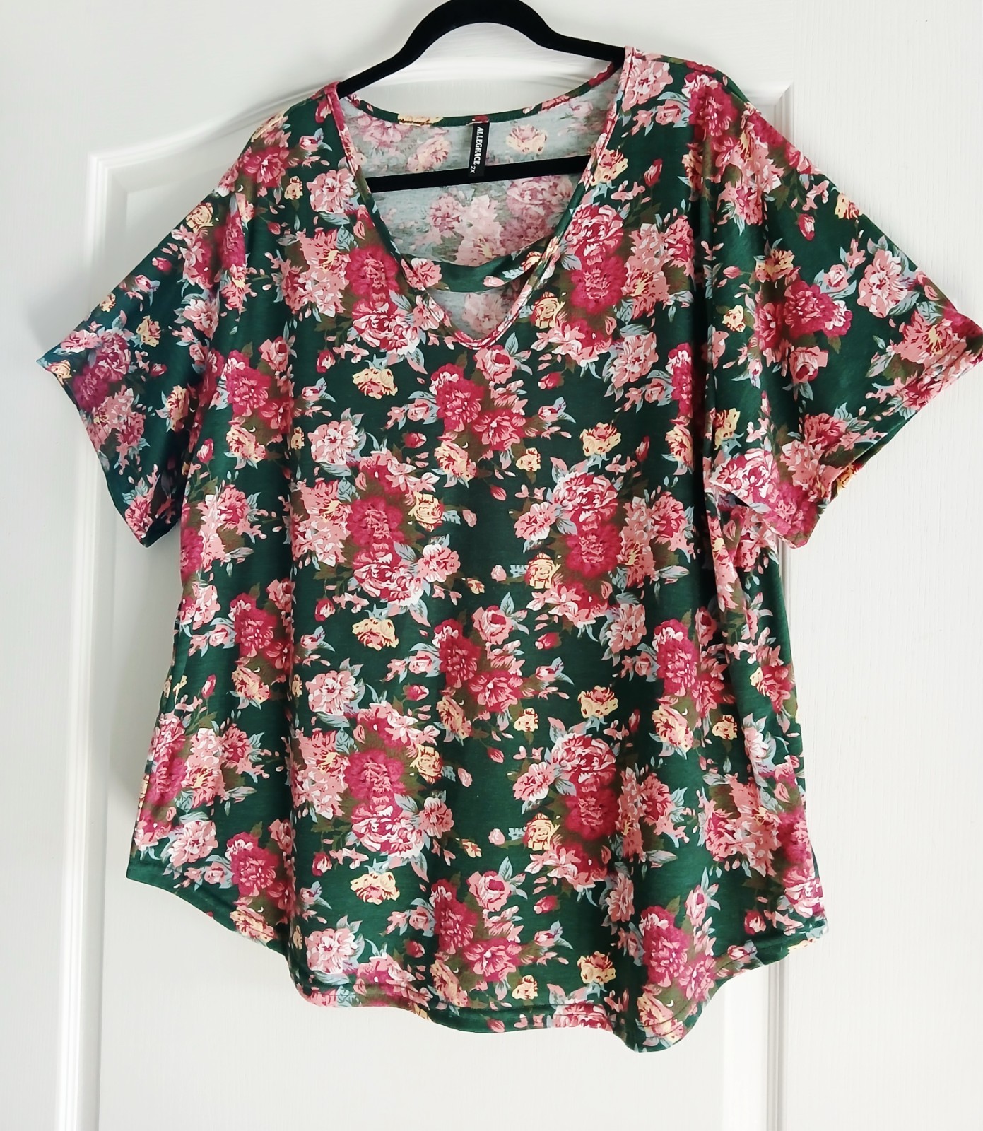 ALLEGRACE 2X Pink Green Floral Top Short Sleeves V-Neck with Strap Stretch