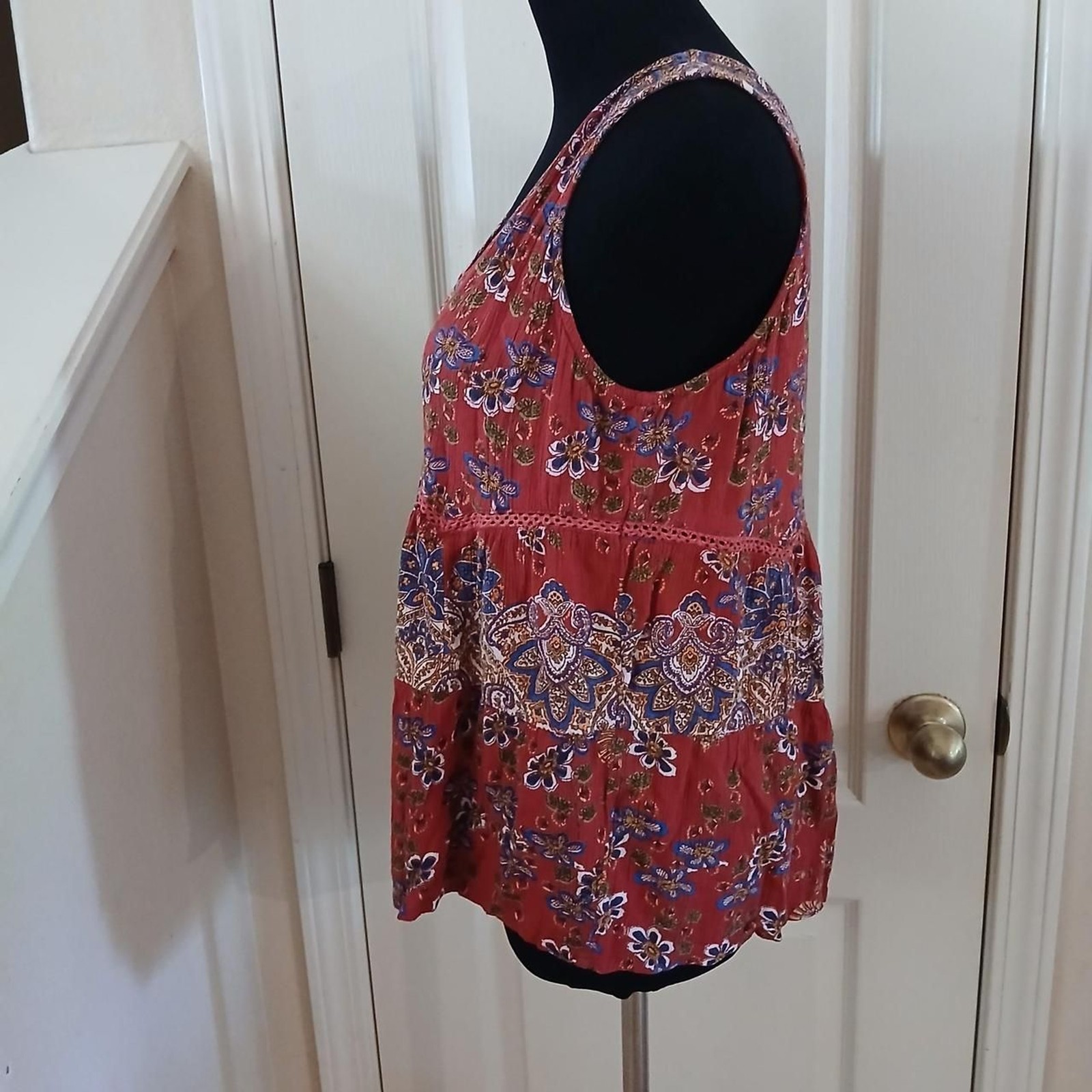 Angie Boho Red Floral Paisley Crochet Trim Sleeveless Blouse S Boho Festival