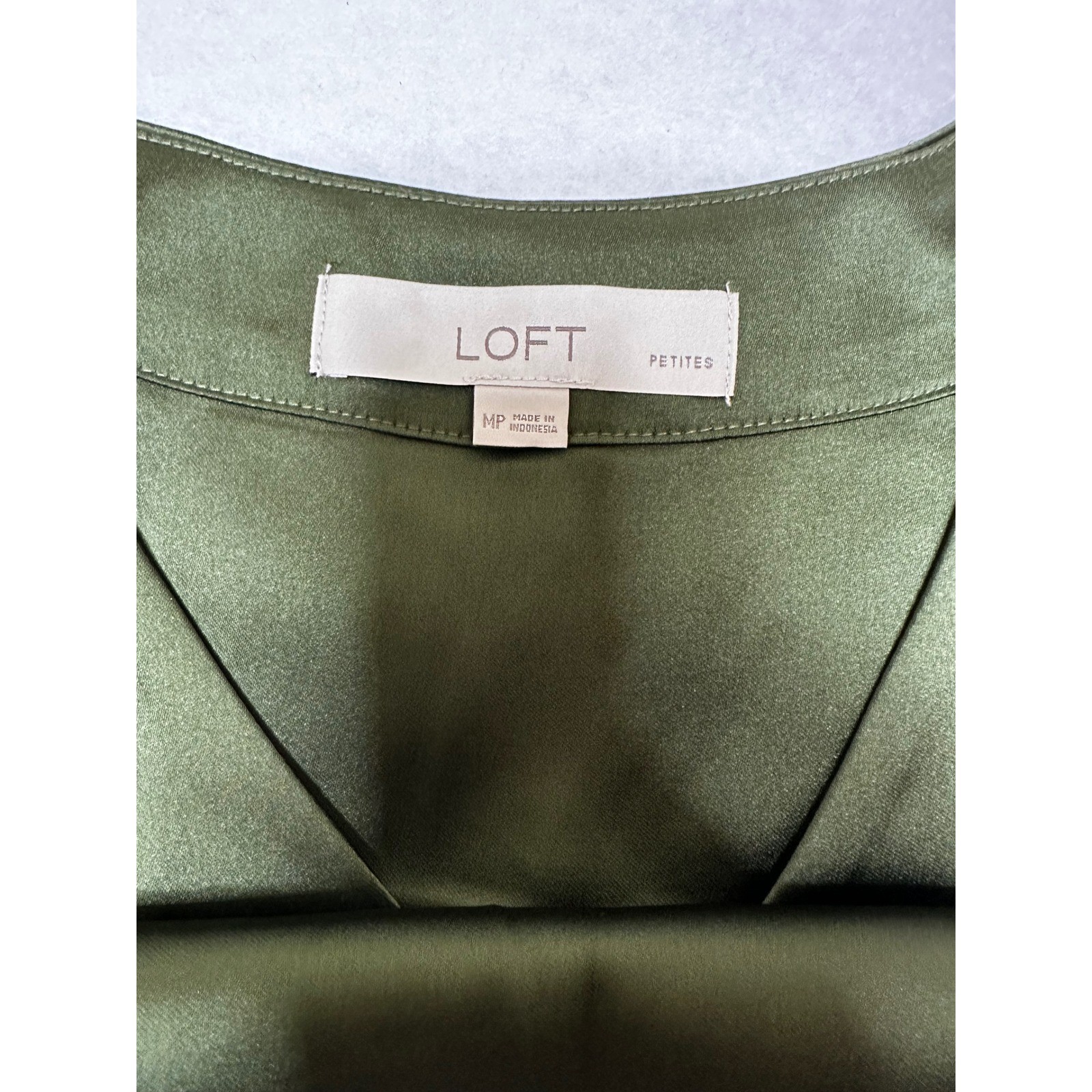 LOFT Petites Olive Green V-Neck Sleeveless Blouse Top MP