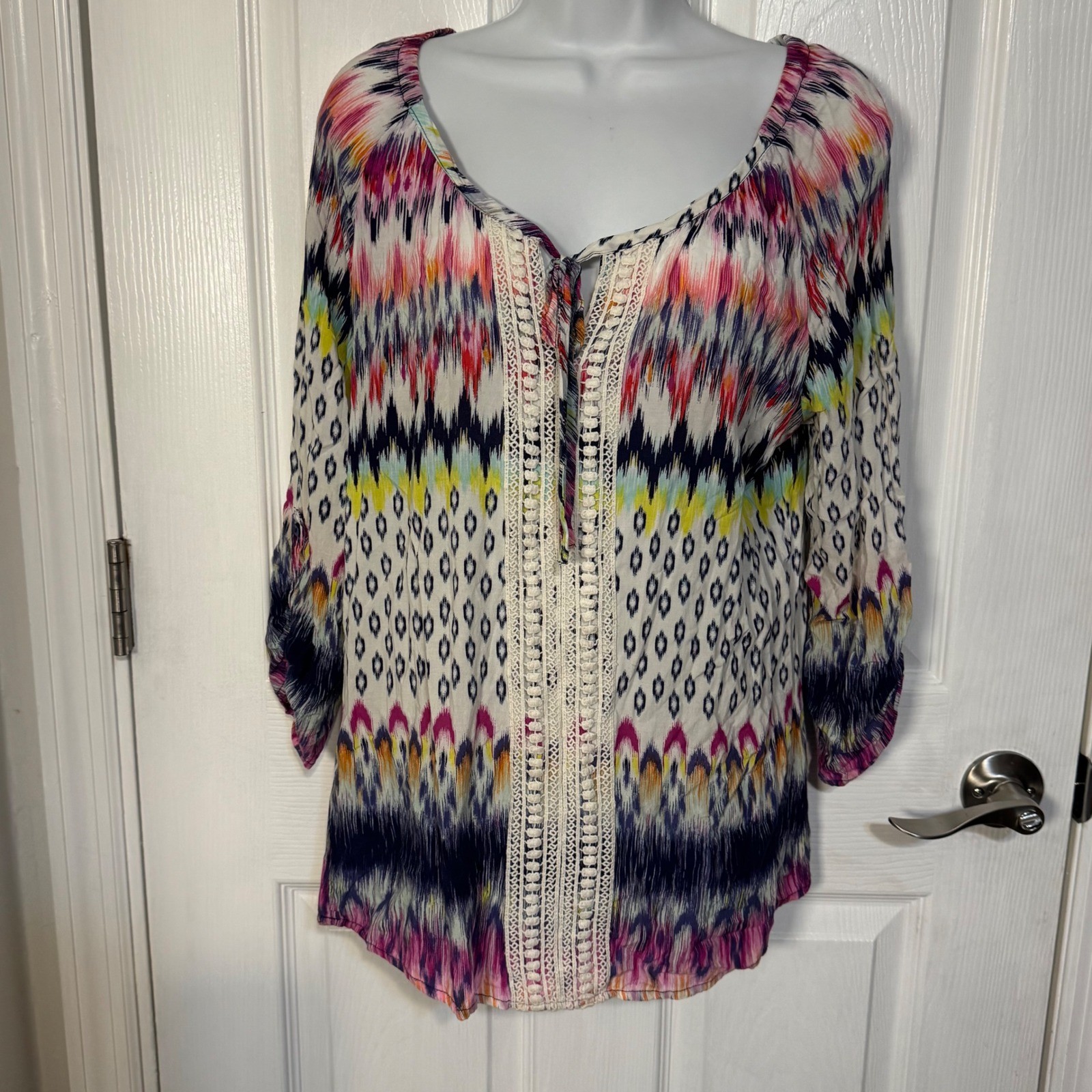 Como Vintage Womens Ikat Geometric Print Crochet Trim Tie Neck Blouse Medium