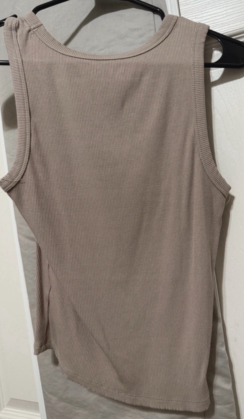 Blind. Rose Modal Blend Ribbed Knit Beige Scoop Neck Wide Strap Tank Top M