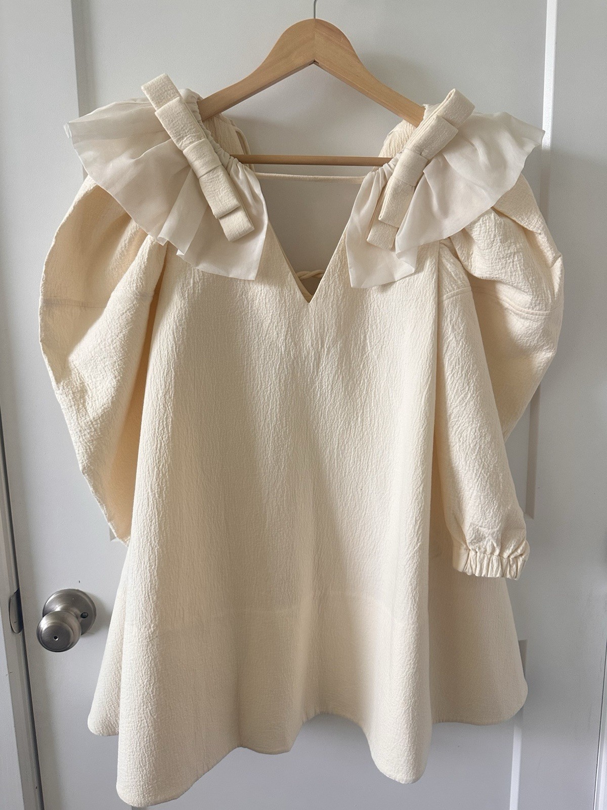 SHUSHU/TONG Cream Crinkled Bow Shoulder Puff Sleeve V-Neck Mini Dress UK 6