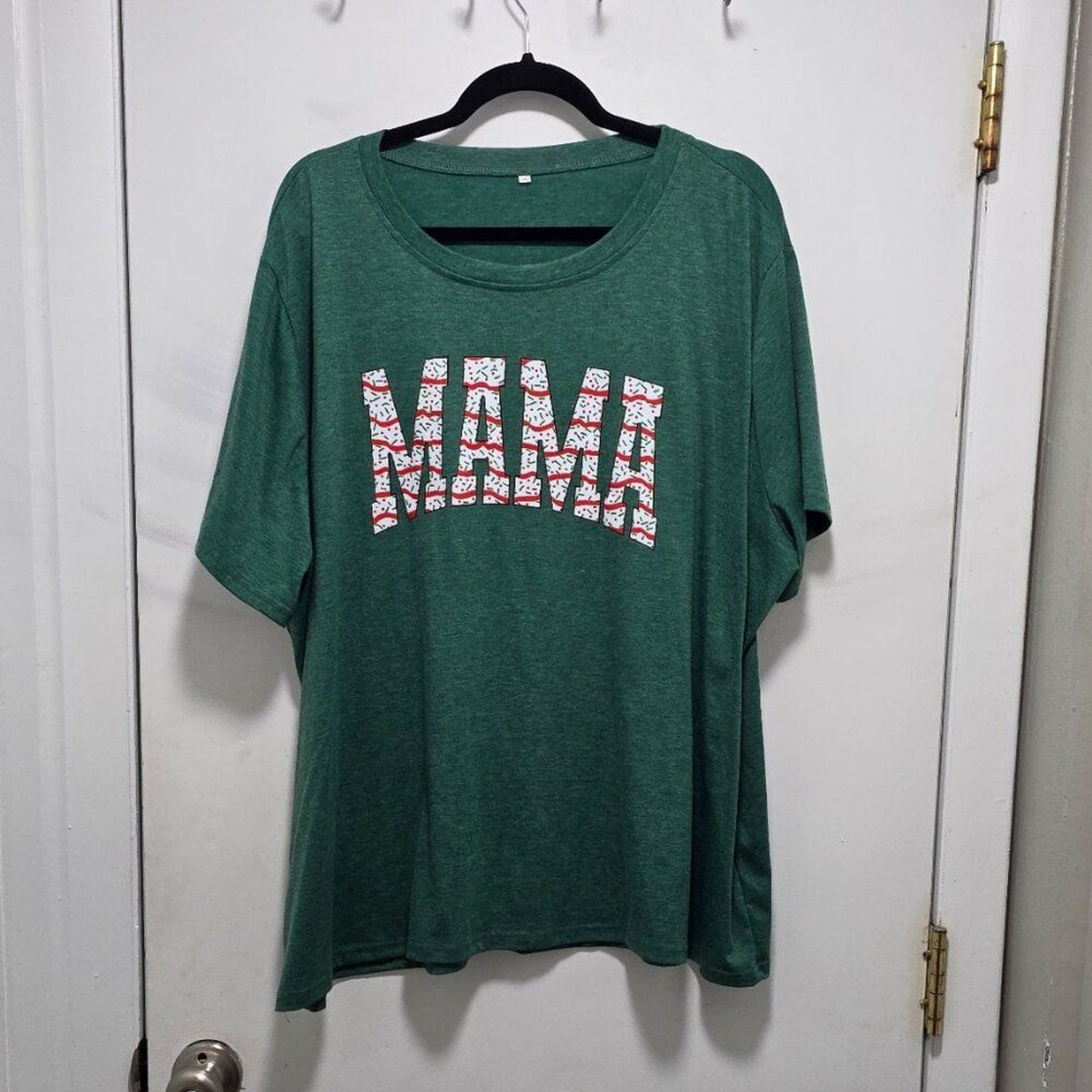 NWOT Size 5xl Christmas Tree Cake Mama Tee