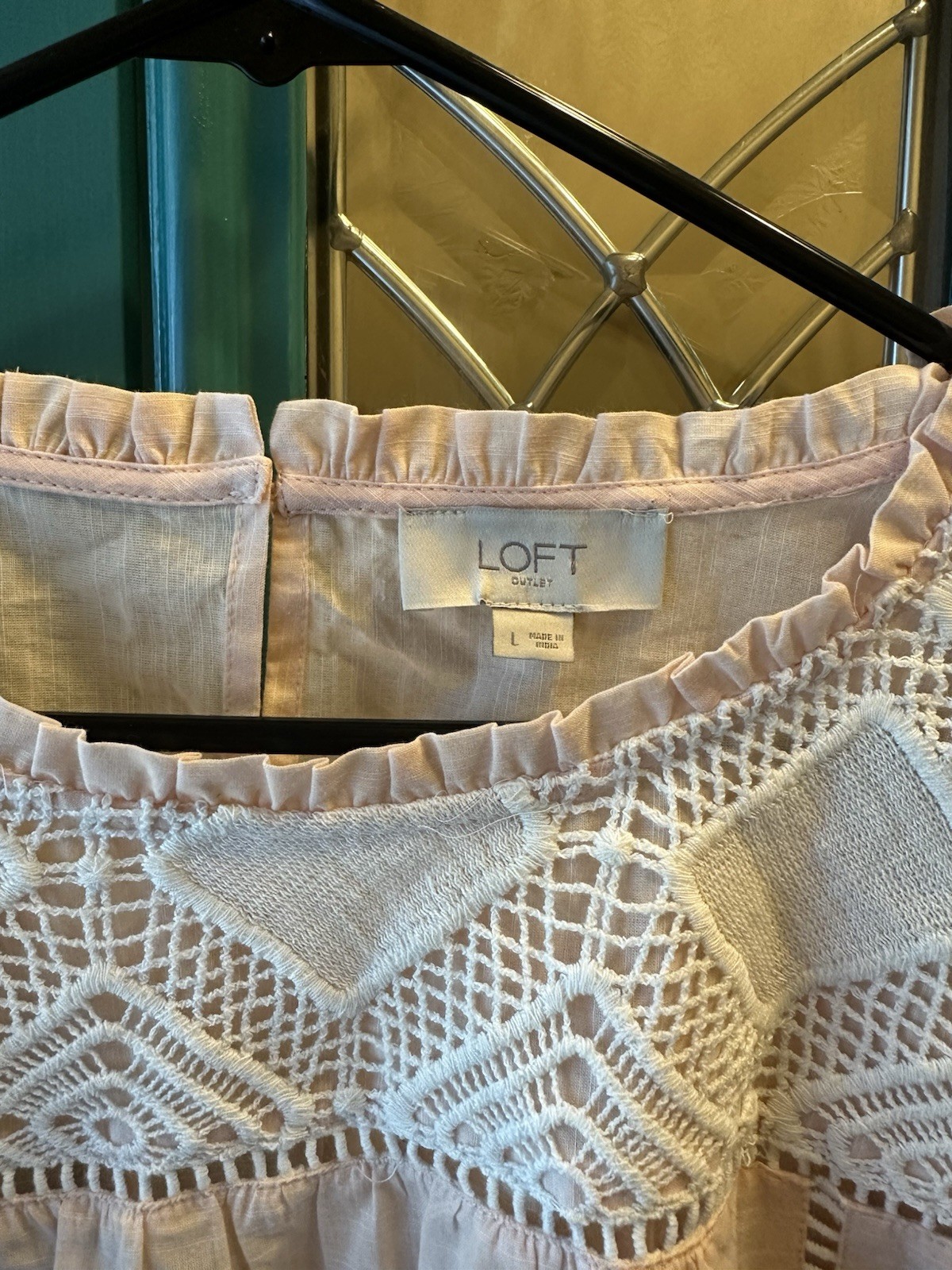 Ann Taylor Loft Outlet Blush Pink Crochet Lace Top SzL Tiered Ruffle Bell Sleeve