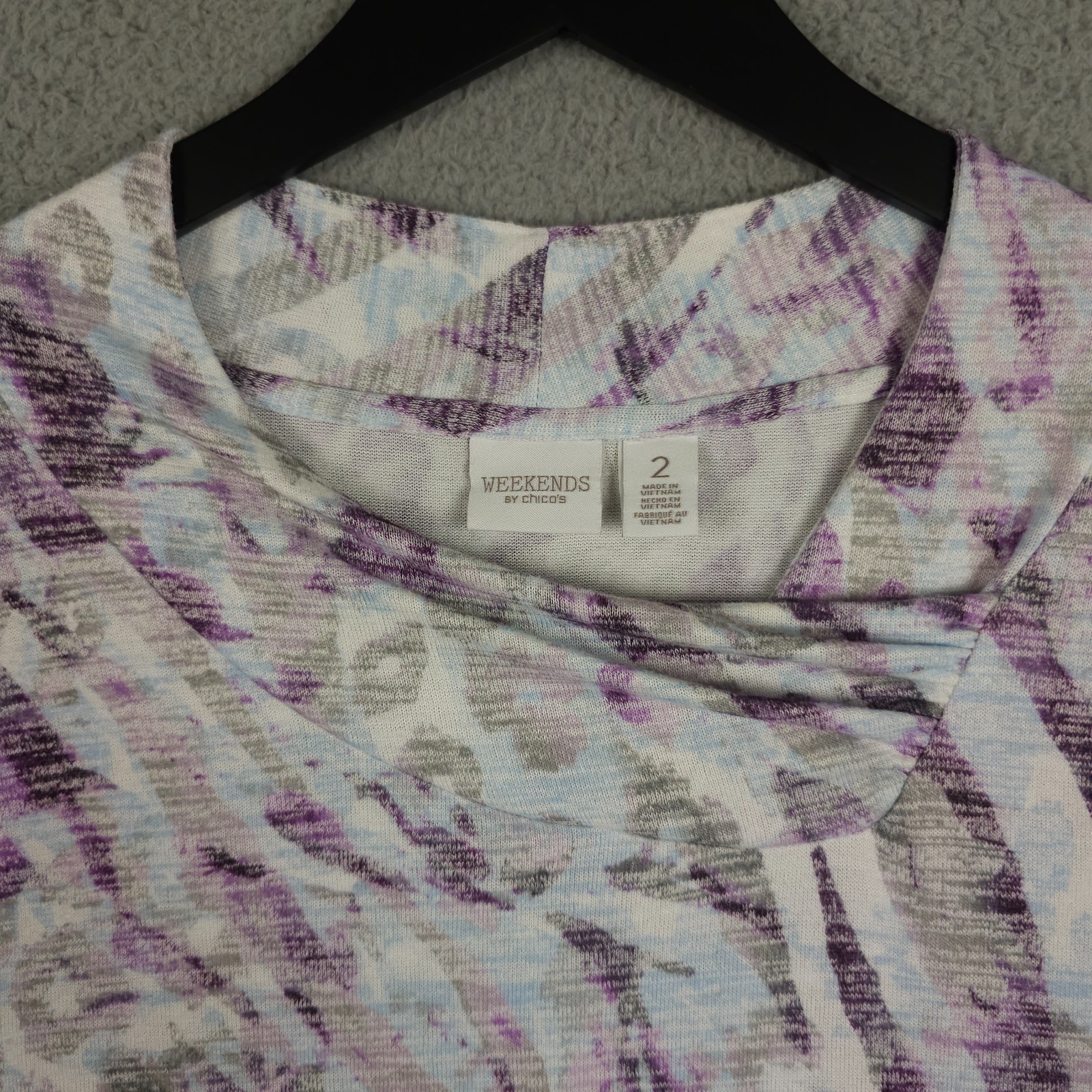 Chicos Weekends Shirt Womens 2 US L Purple Blue Gray Abstract Knit Ruched Neck