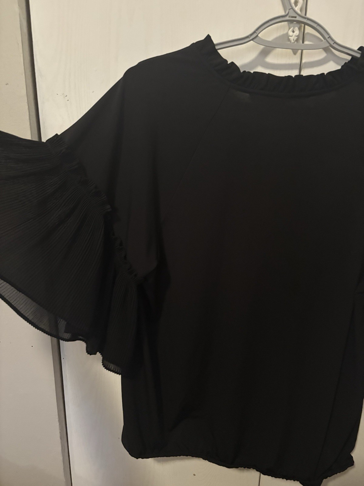 Marc New York Women’s Black Blouse Ruffle V Neck Size M