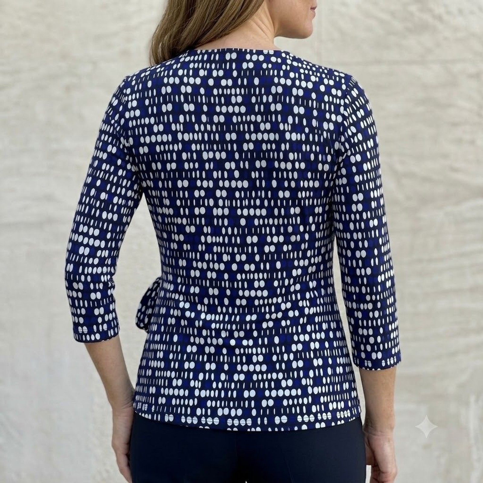 Black Label by Evan Picone Wrap Top S.L Geometric Dot Blue White Black EUC 3/4