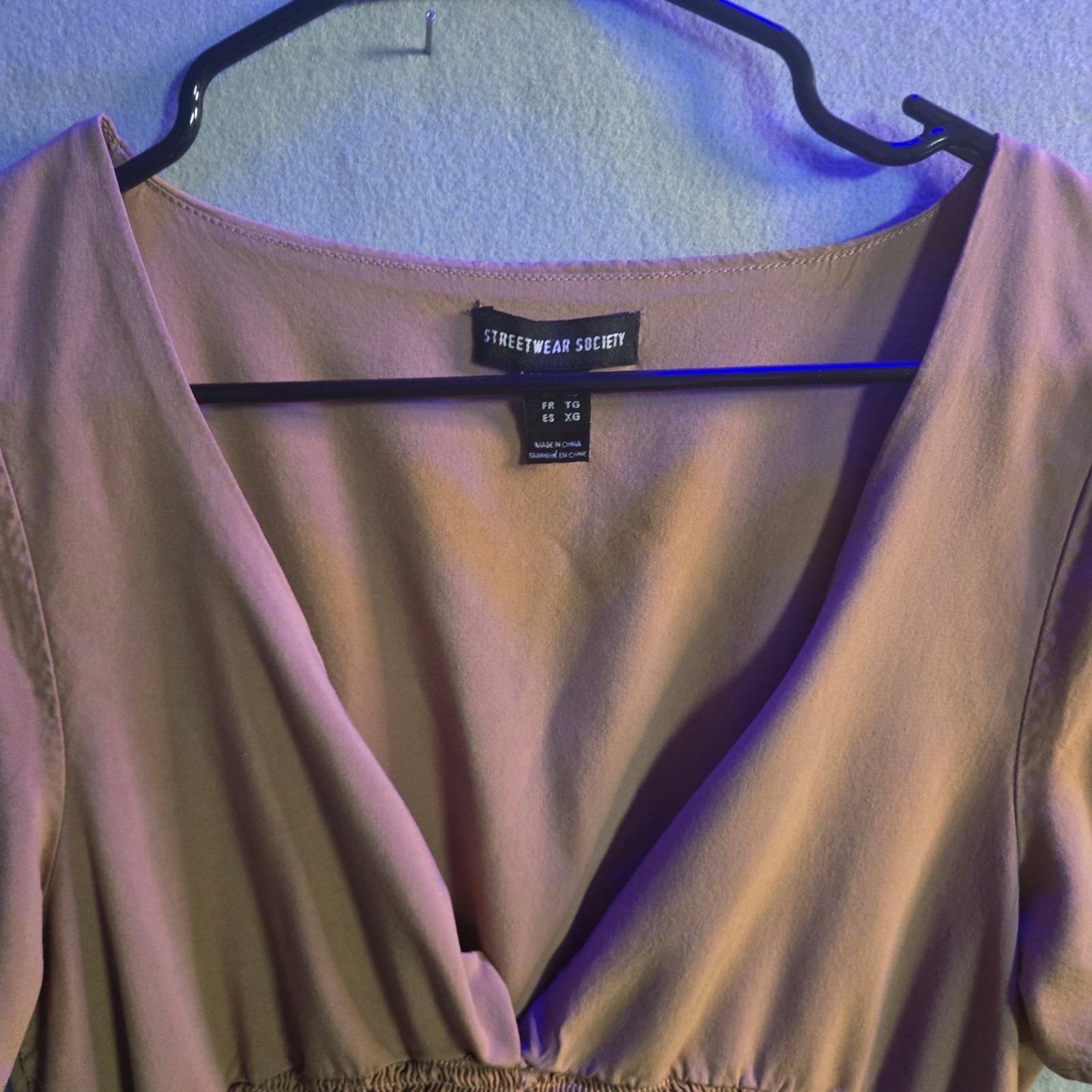Streetwear Society Tan Smocked Peplum Top V-Neck Flutter Sleeve Raw Hem XL