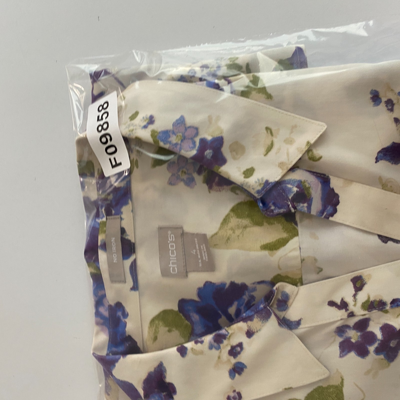 Chicos No Iron Ivory Floral Button Shirt Size 4 US 2XL Long Sleeve Cotton