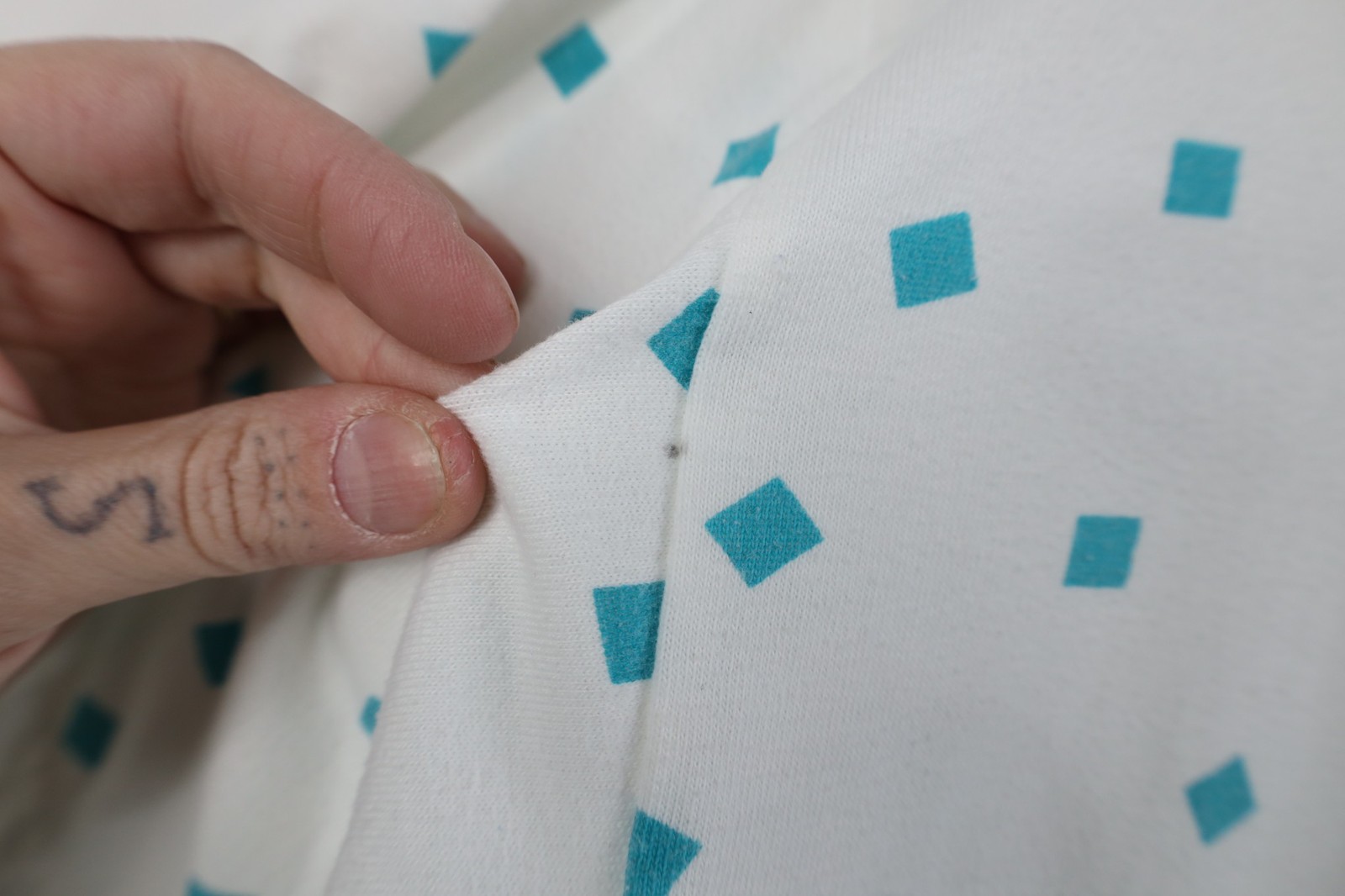 Vintage 90s Streetwear Womens Medium Geometric Box All Over Print T-Shirt White