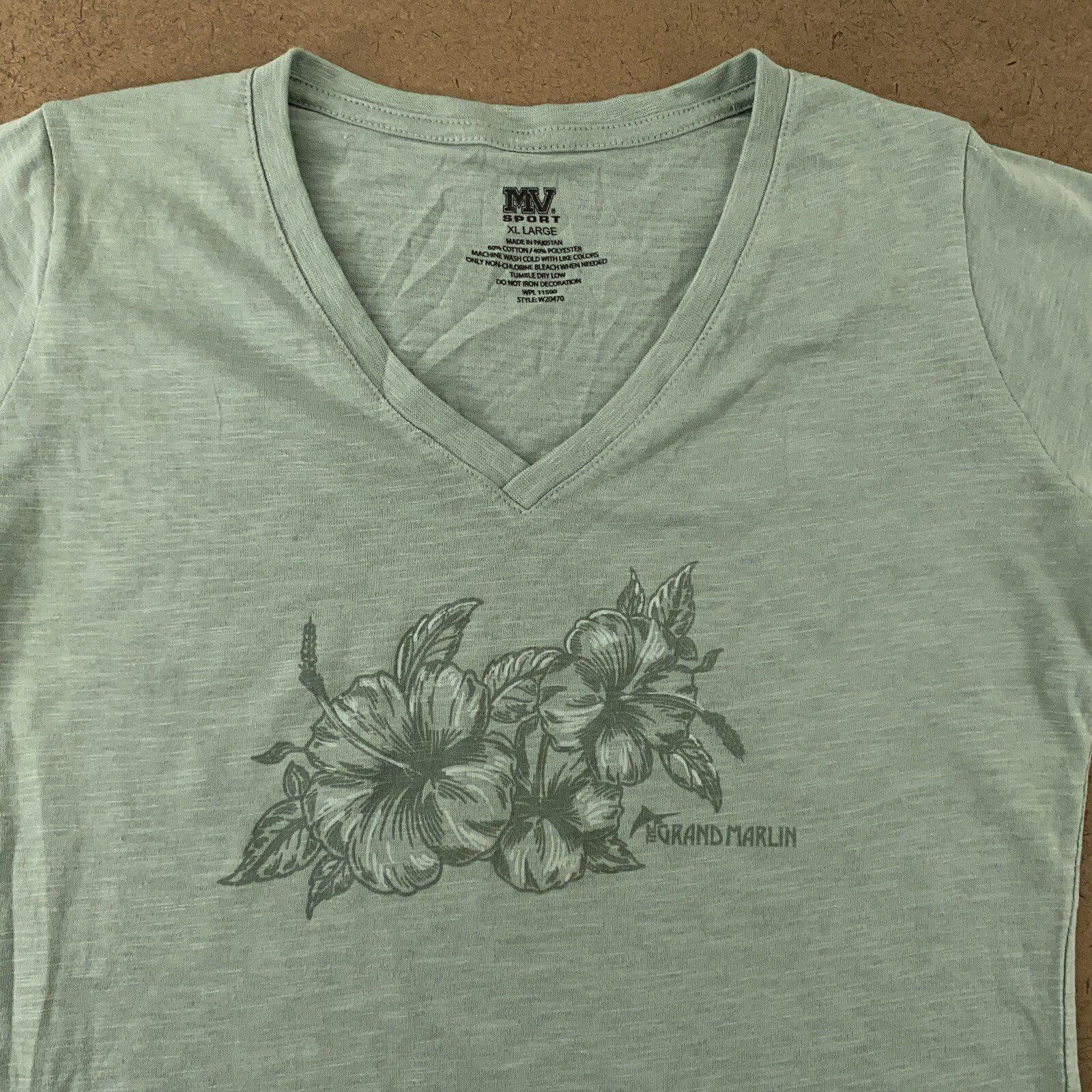 MV Sport Women’s Size XL Green The Grand Marlin Floral Print V Neck Tee New