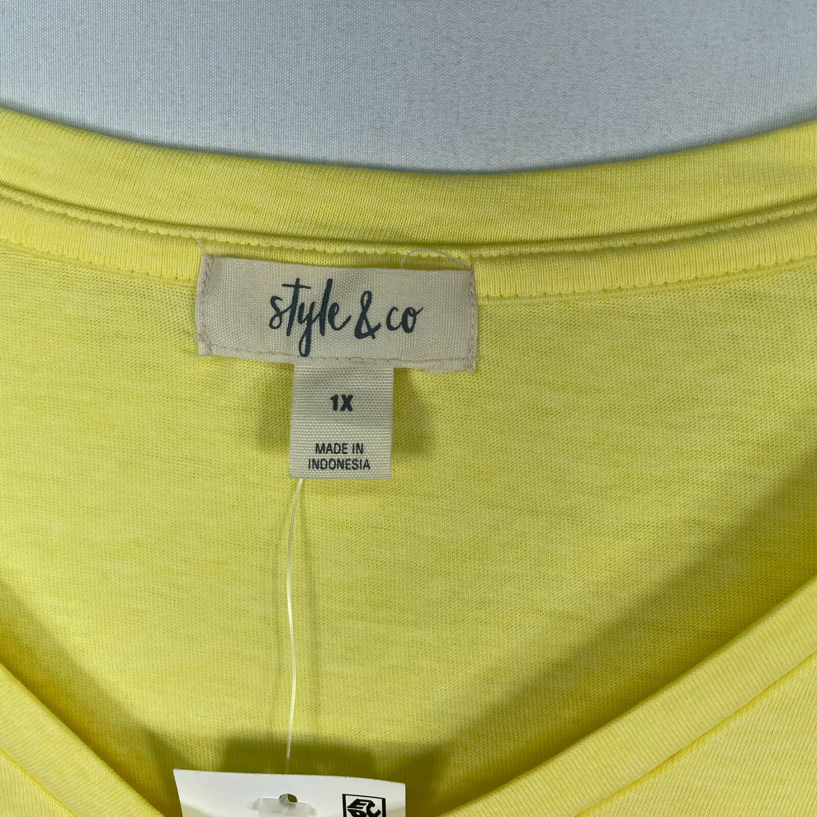 Style and Co Shirt Womens Plus Size 1X Yellow Short Sleeve V-neck Top New