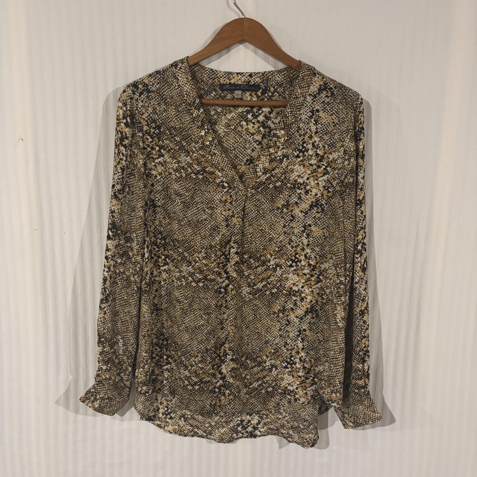 Rose & Olive Tunic Blouse Snake Print Split Neck Long Cuff Sleeve Large 2B-9
