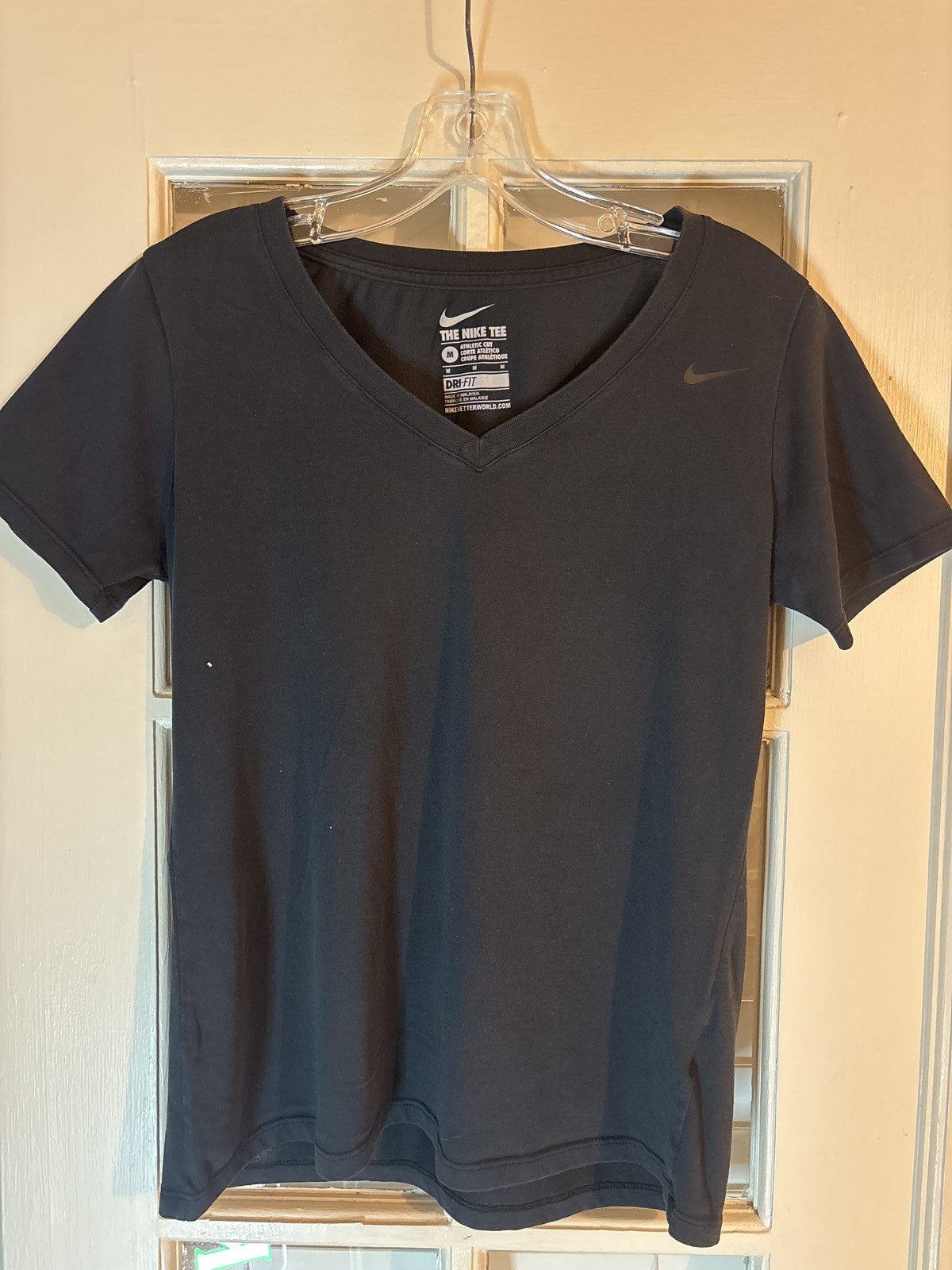 Nike Dri-FIT The Tee Women’s M Black V-Neck Athletic Cut T-Shirt