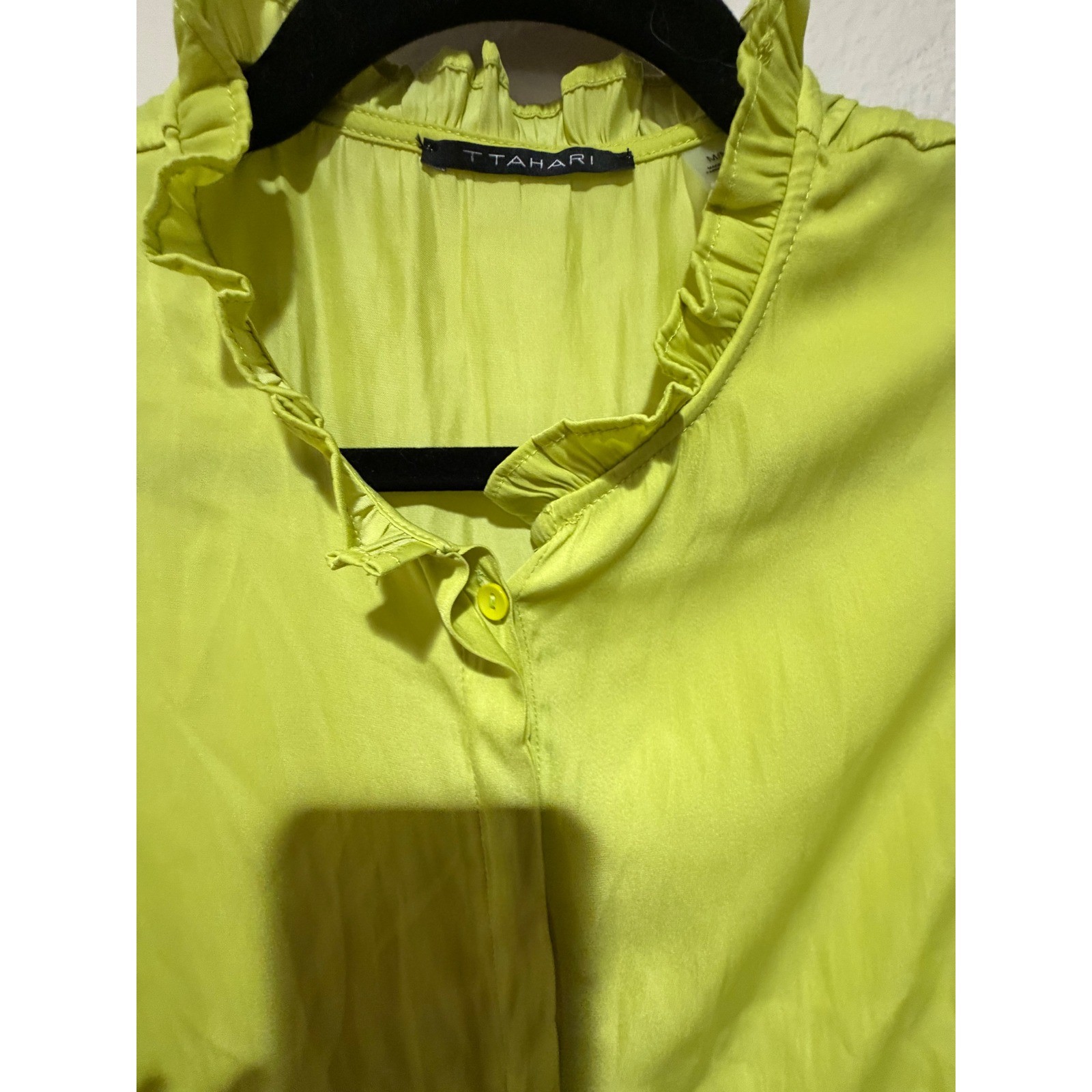 T Tahari Womens Lime Green Ruffle Neck Short Sleeve Button Blouse Size Medium