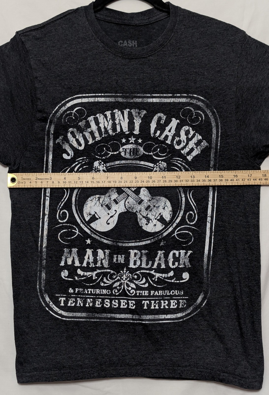 Johnny Cash Man In Black Medium Gray Women’s Band Tee Shirt 17.5″ W X 25.5″ L