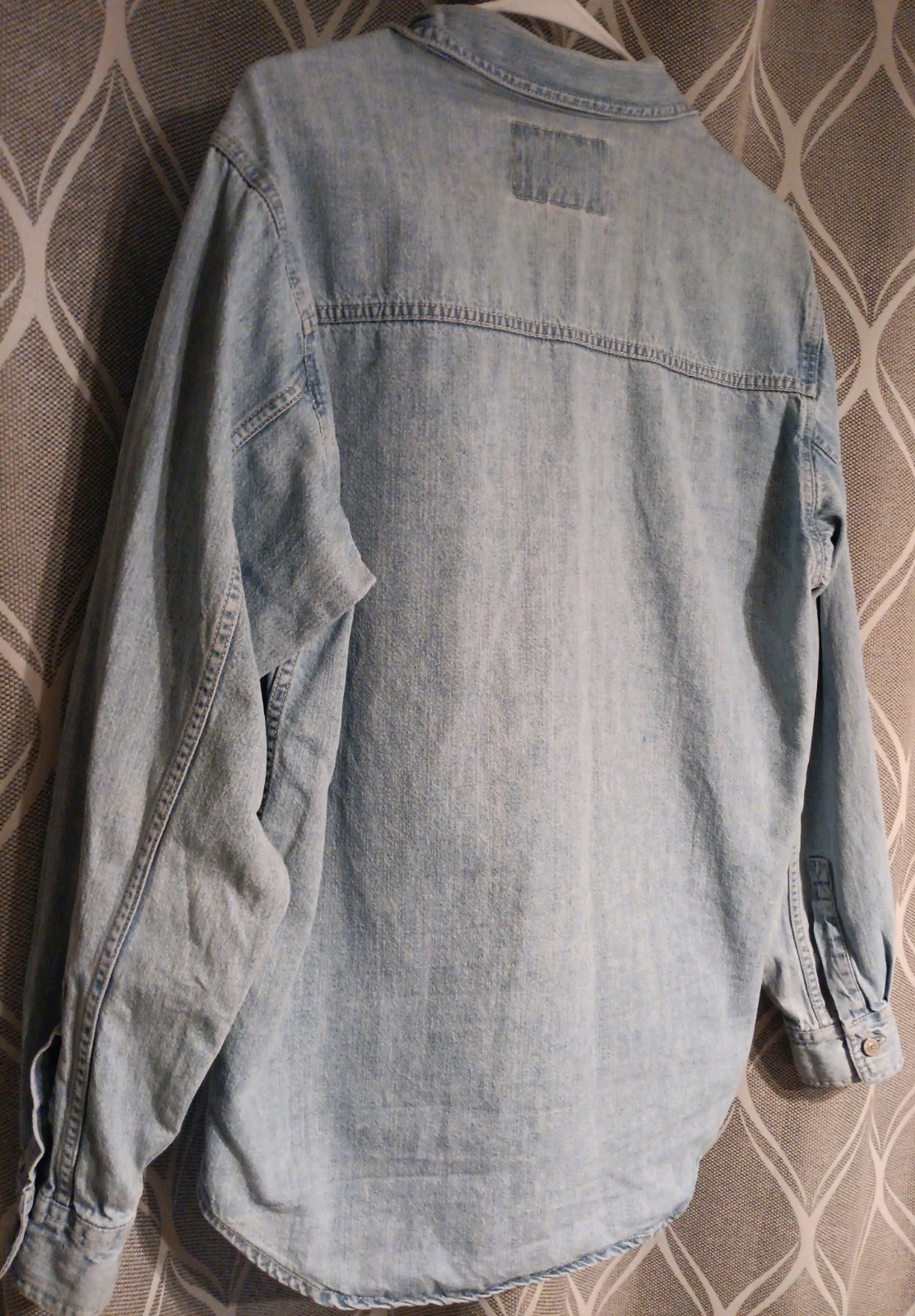 Women’s Vintage Levi’s Red Tab Light Wash Denim Button Up Shirt Size Medium EUC