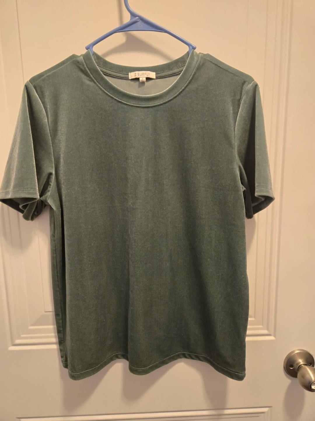 Women’s 2 Supply Short Sleeve Blouse – Size S Green Crushed Velvet Look