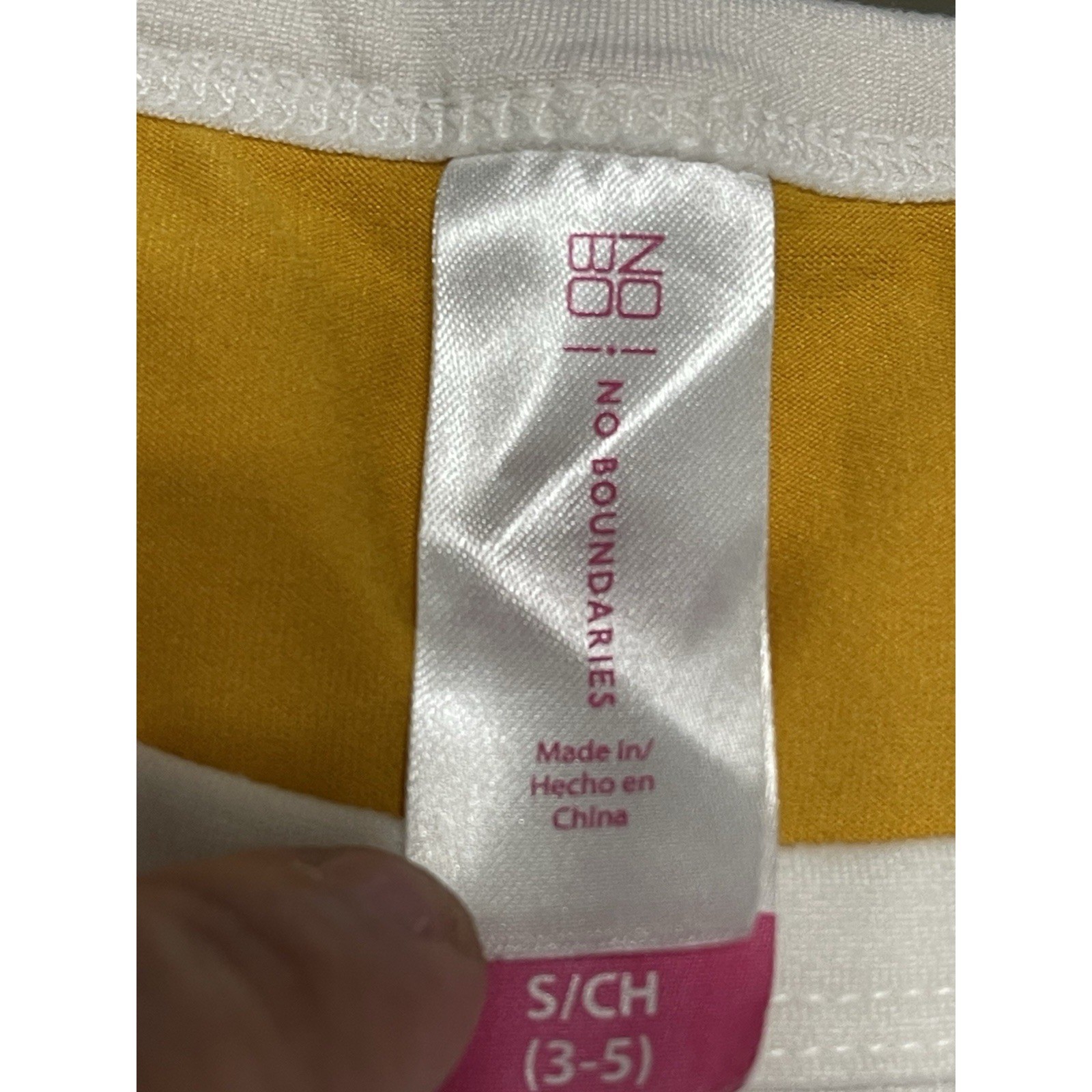 No Boundaries Womens Chevron Top Color Block Yellow Gray White Tee Shirt S