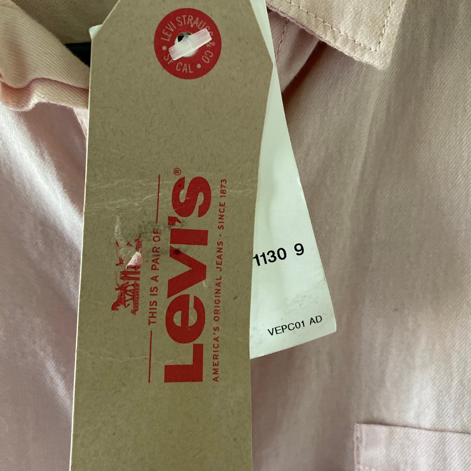 Levi’s Women’s Short-Sleeved Button-Down Top Size L Pale Pink Logo NWT