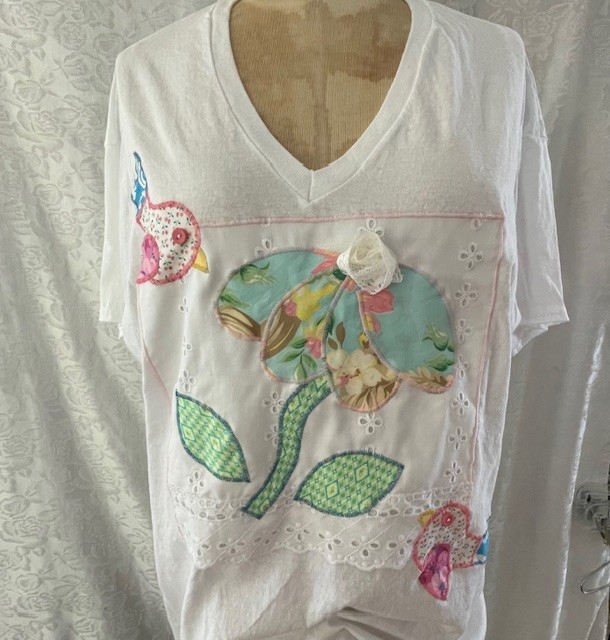Upcycled T Shirt, Applique Flower & Birds. Wearable Art! SZ XLarge. USA