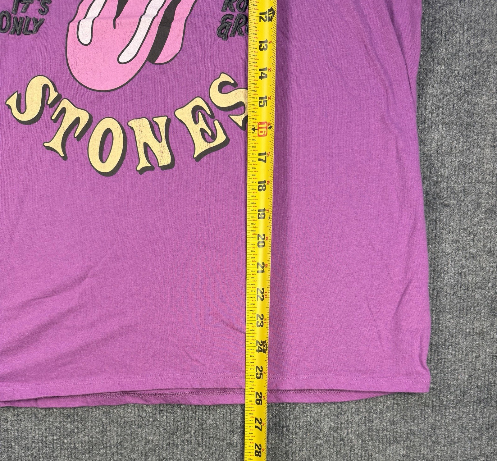 The Rolling Stones T Shirt Women’s Size Large Concert Tour Band Music Purple