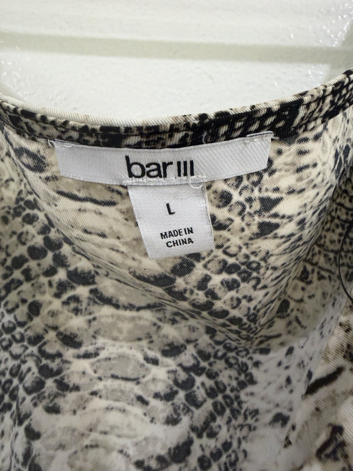 bar III Women’s Beige/Black Snake Print Cropped Tie-Front Puff Sleeve Blouse L