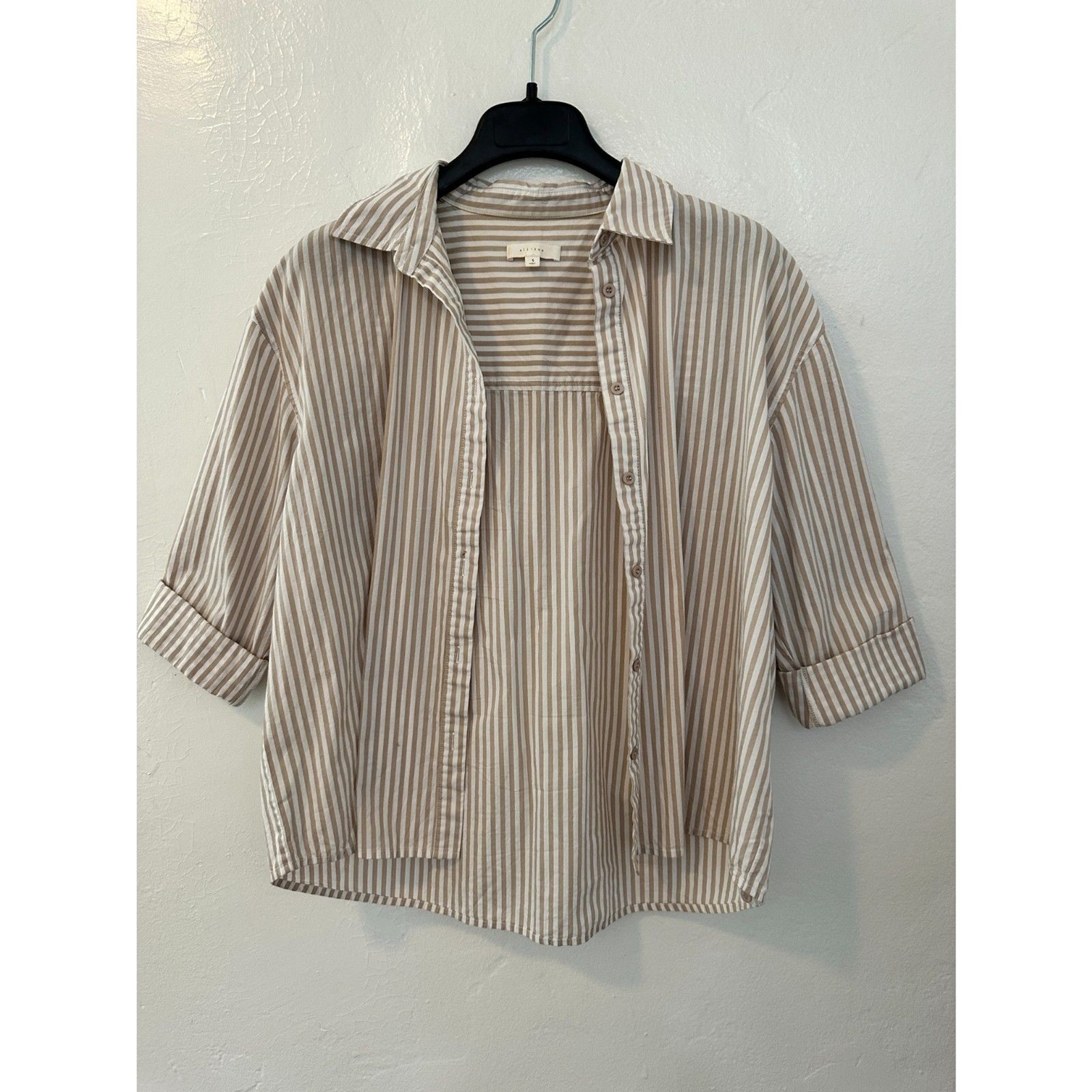 All Row Women’s Beige and White Striped Button Up Size S