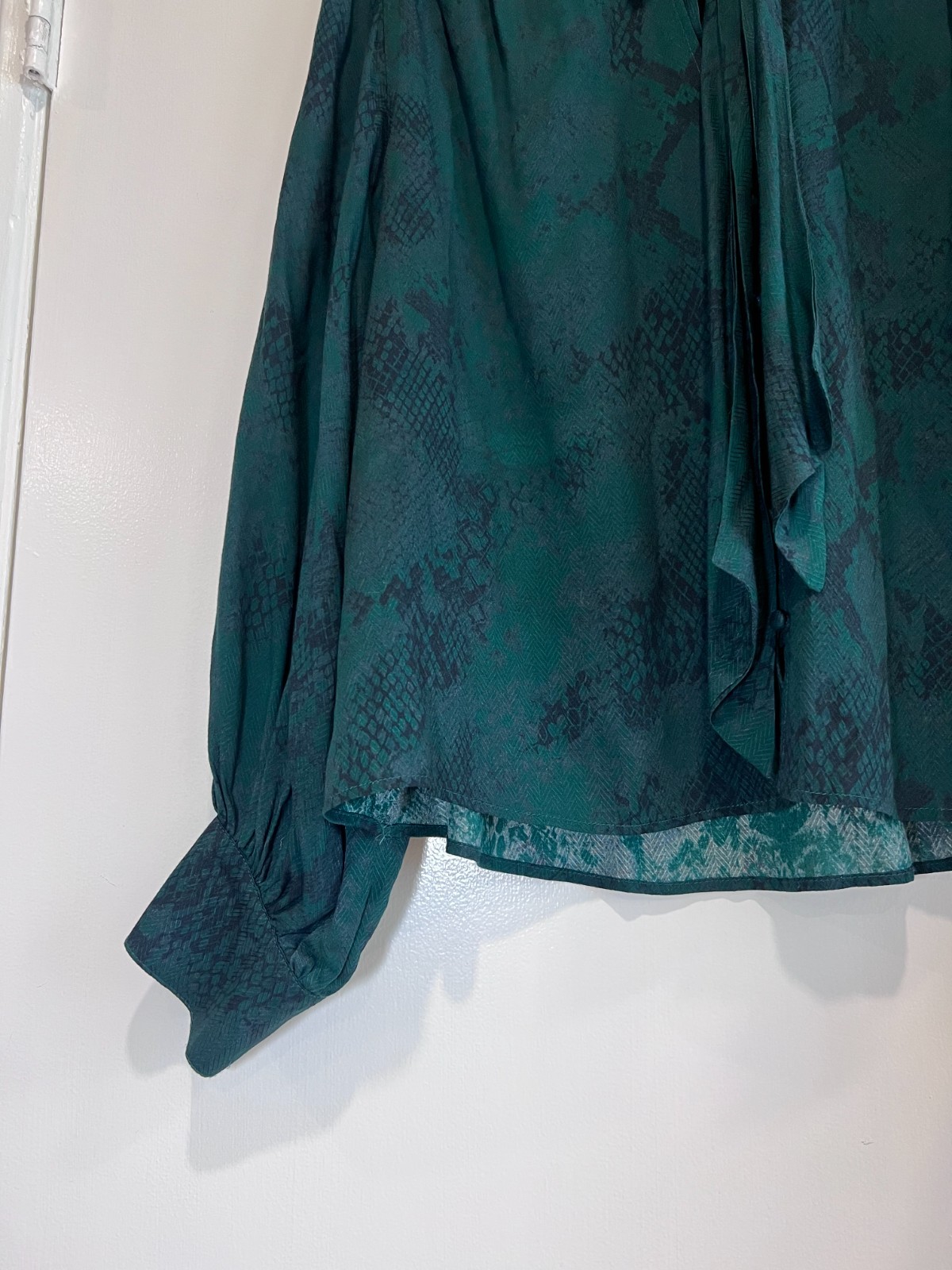7 For All Mankind Bow Blouse Emerald Green Python Print Silk-Like XL Old Money