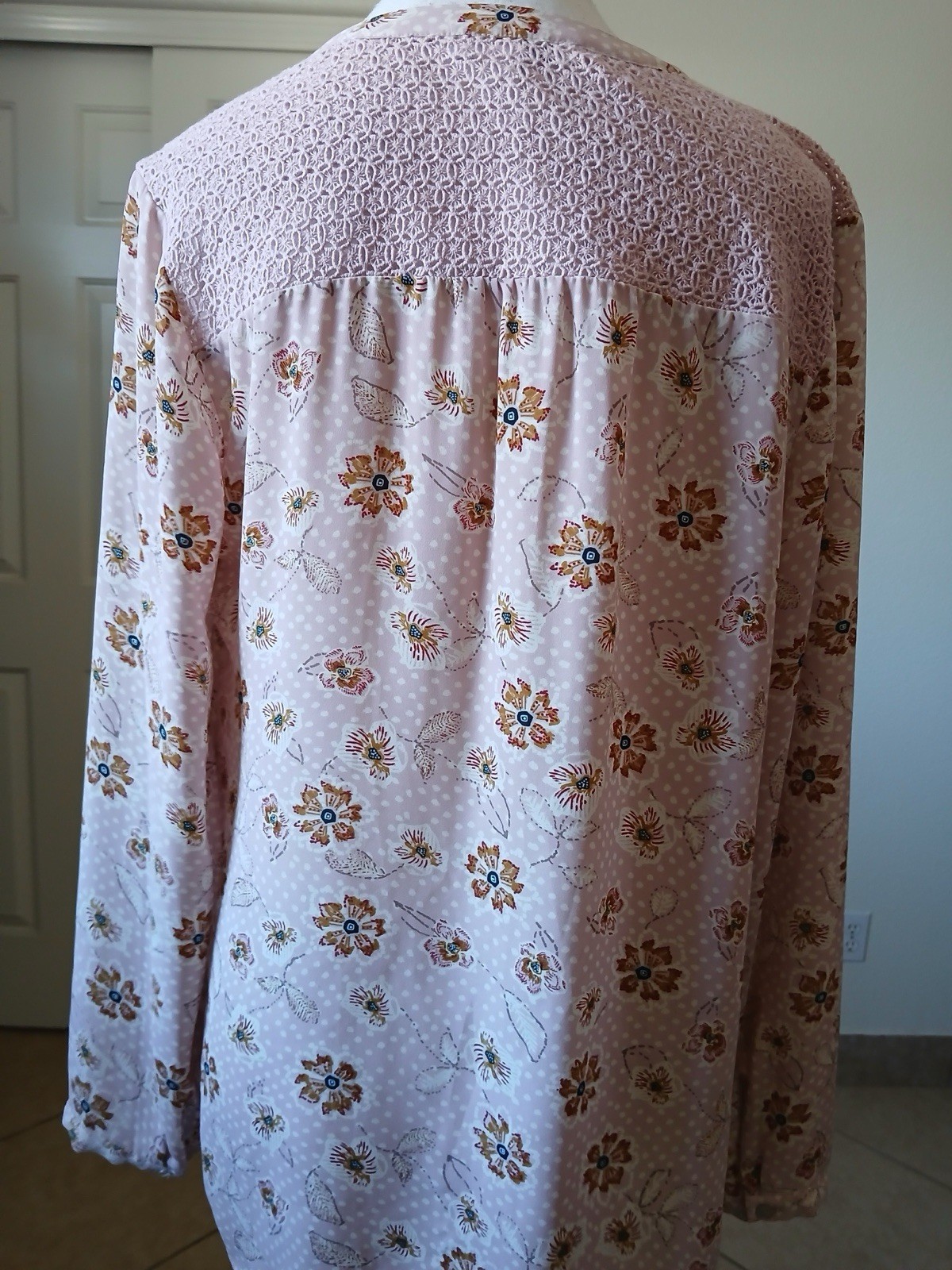 DR2 Daniel Rainn Women’s Blouse Medium Sheer Pink Floral Lace Bohemian