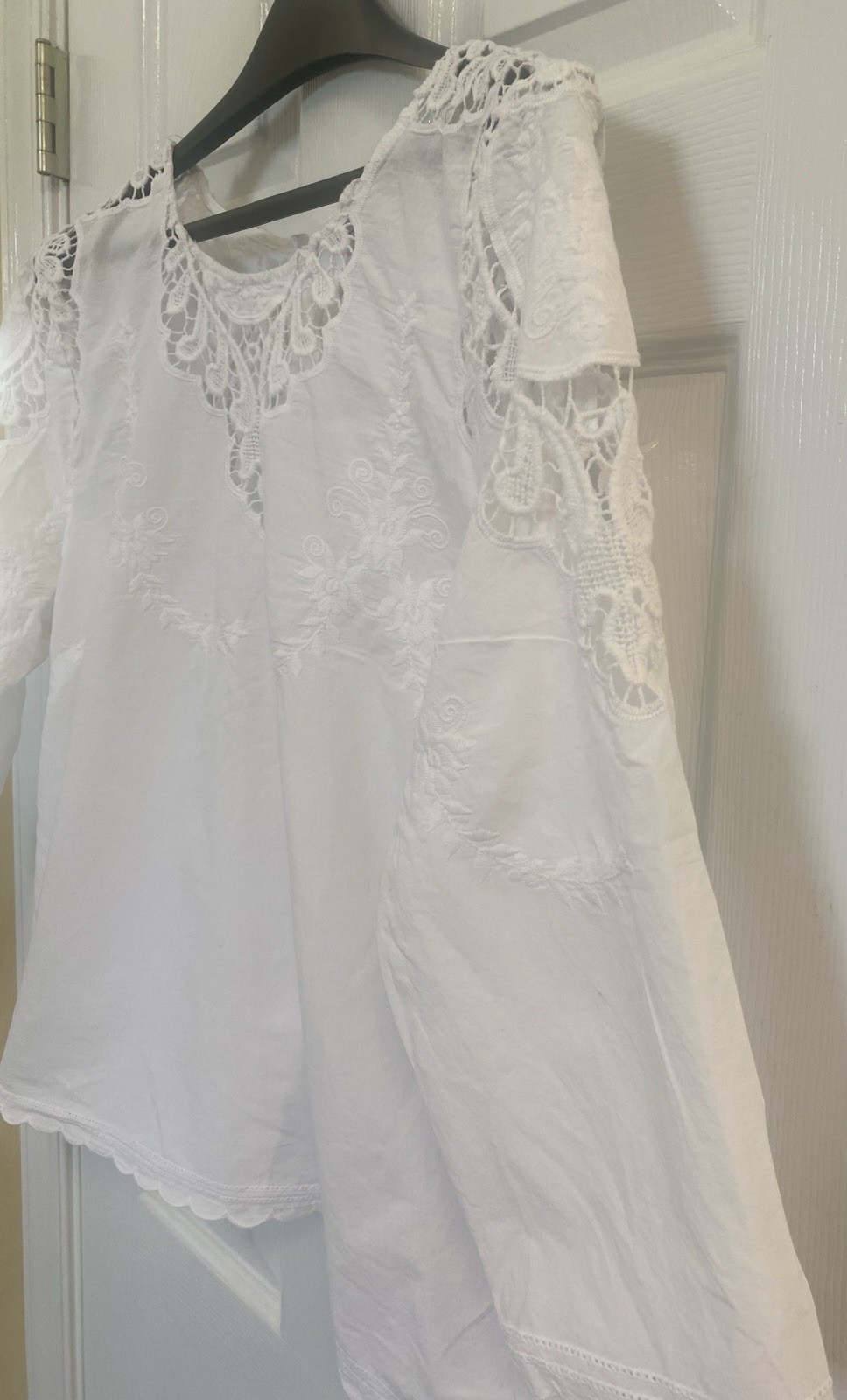 Vintage Women’s XL White Lace Detailed Button Down Blouse Y2k 90’s floral Unique