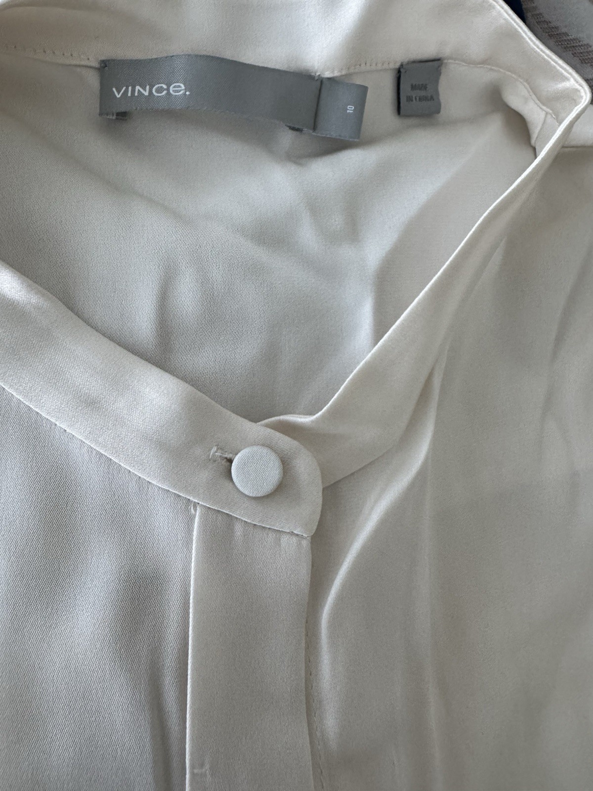 Vince Ivory Satin Silk Blend Long Sleeve Band Collar Button Blouse Size 10