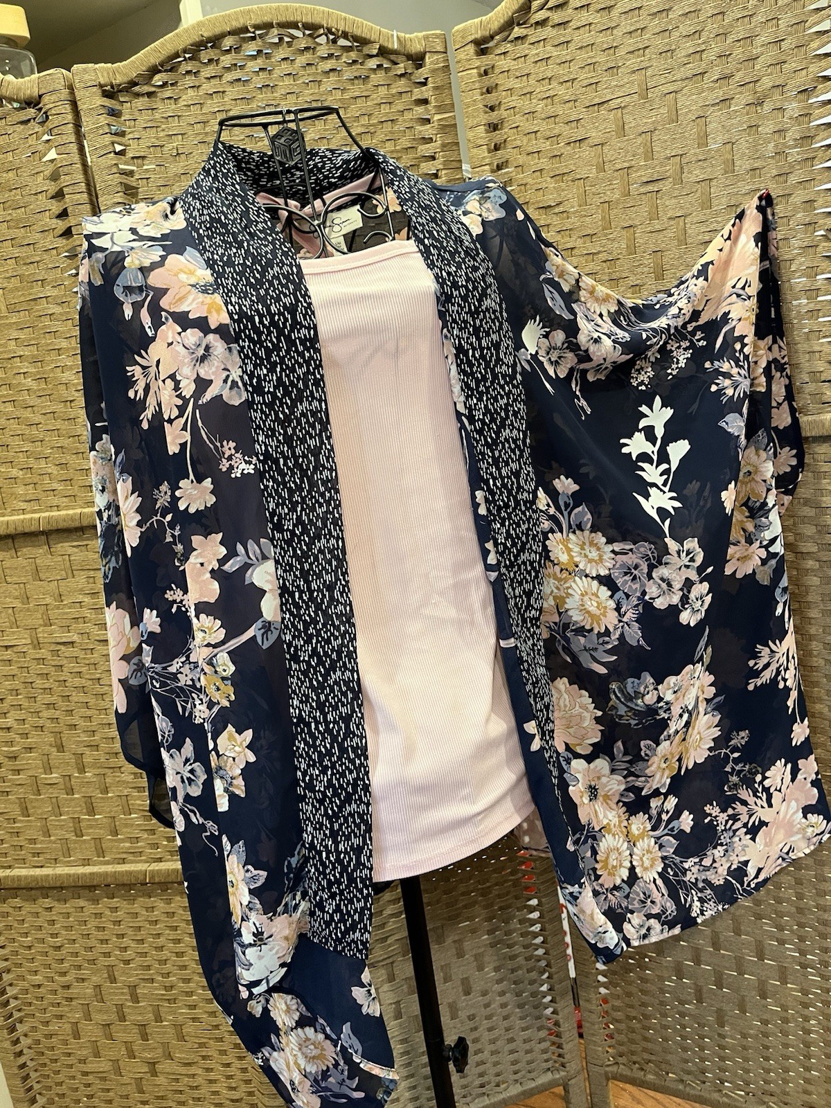Jessica Simpson Quick And Easy Cover-Up. Add Class To Any Tank And Jeans! Sz Med