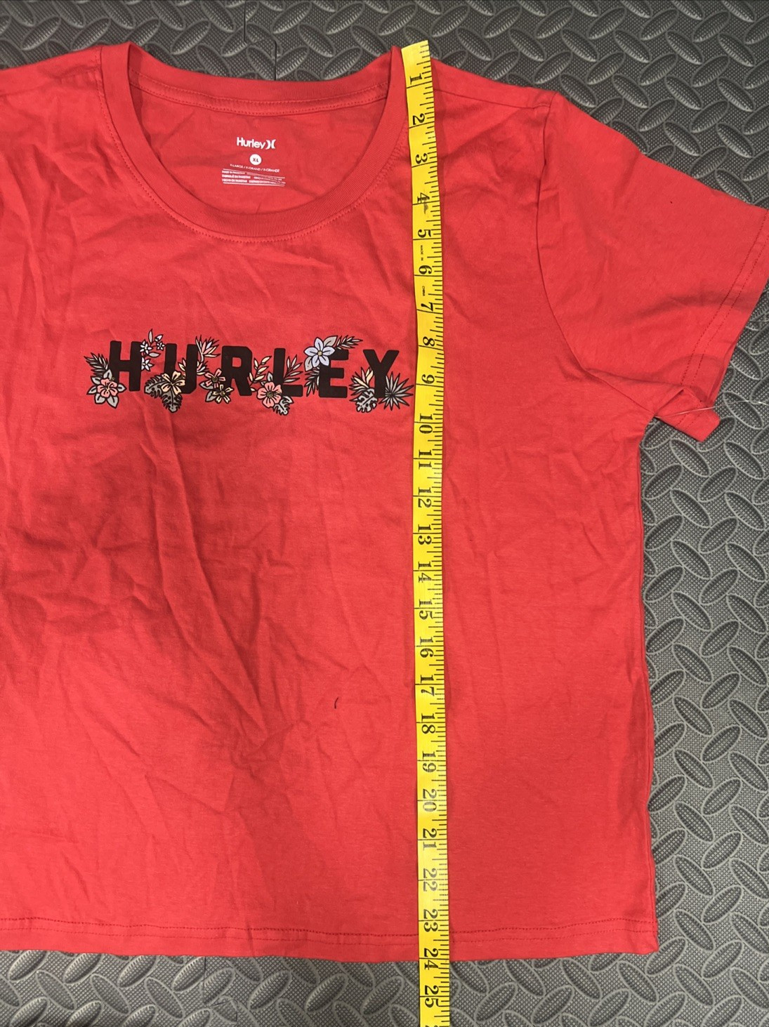 Hurley Flowers Short Sleeve Women’s Red T-shirt – XL
