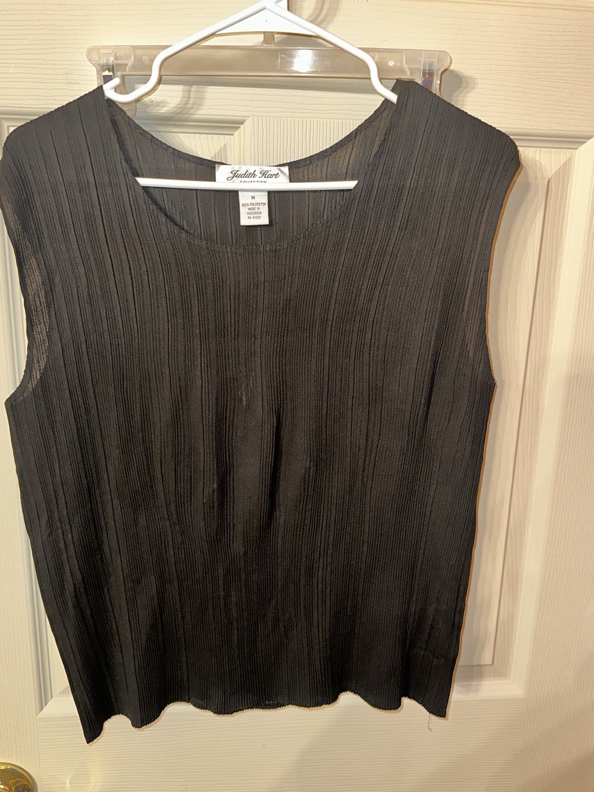 Judith Hart Women’s Sleeveless Black Top Size Medium