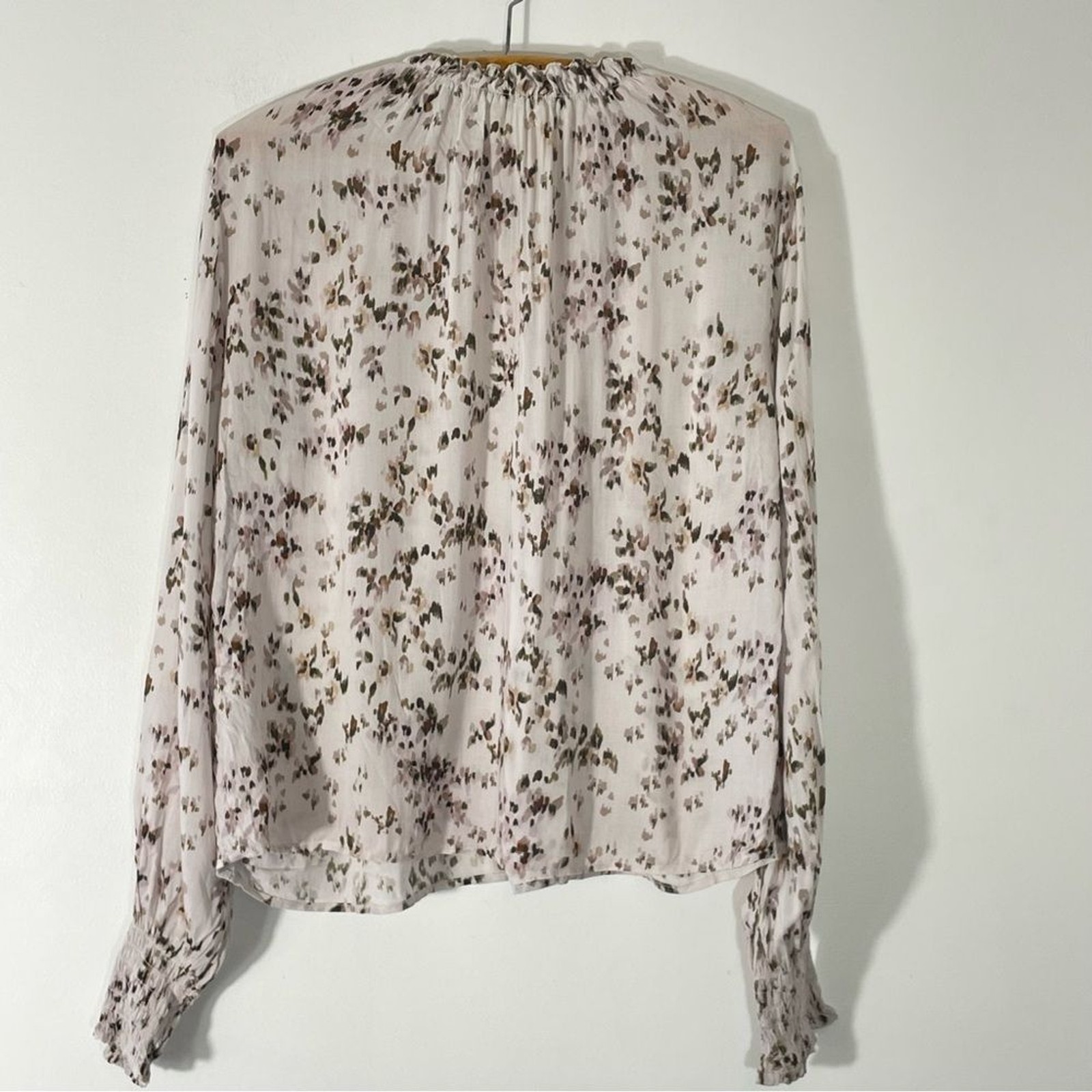 Cloth & Stone Light Pink & Brown Spotted Ruffled Neckline Blouse Size M