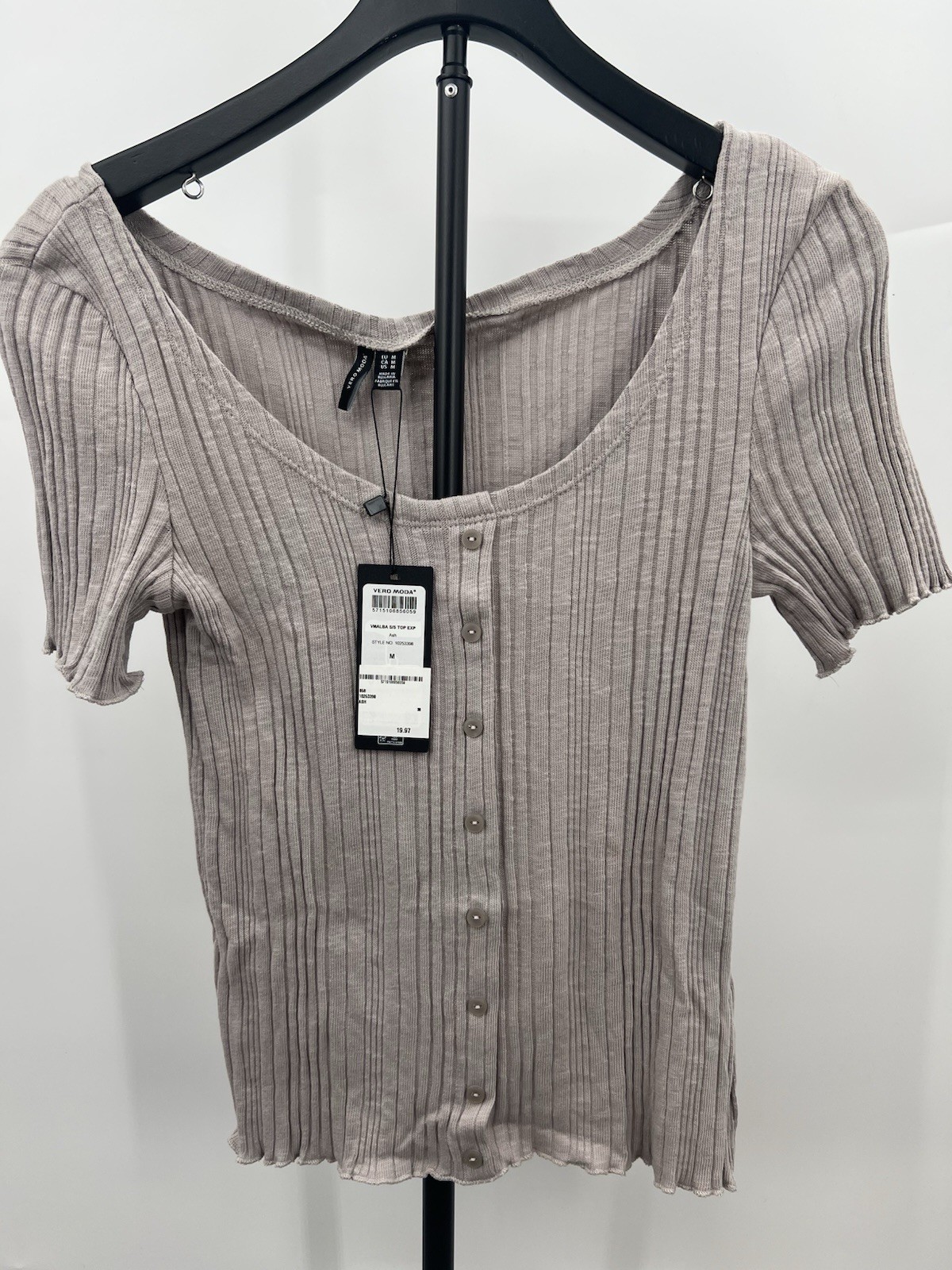 Vero Moda Top Ribbed Button Front Scoop Neck Short Sleeve Taupe Ash NWT – M