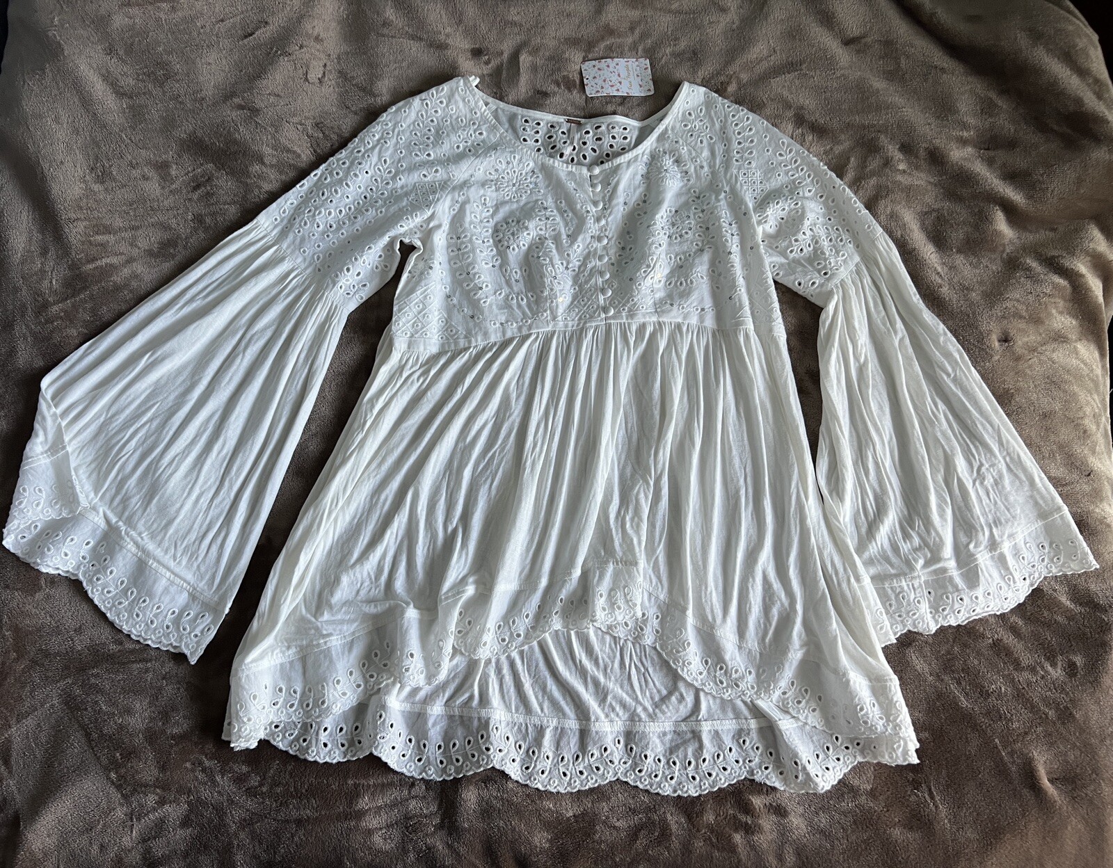 Free People Tunic Shirt Blouse Women’s XS Ivory Boho Sea of Love Eyelet Sequin